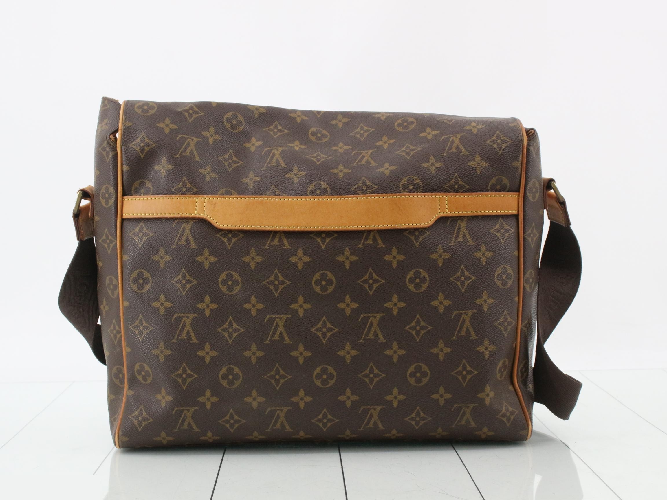 Monogram Abbesses — view 2