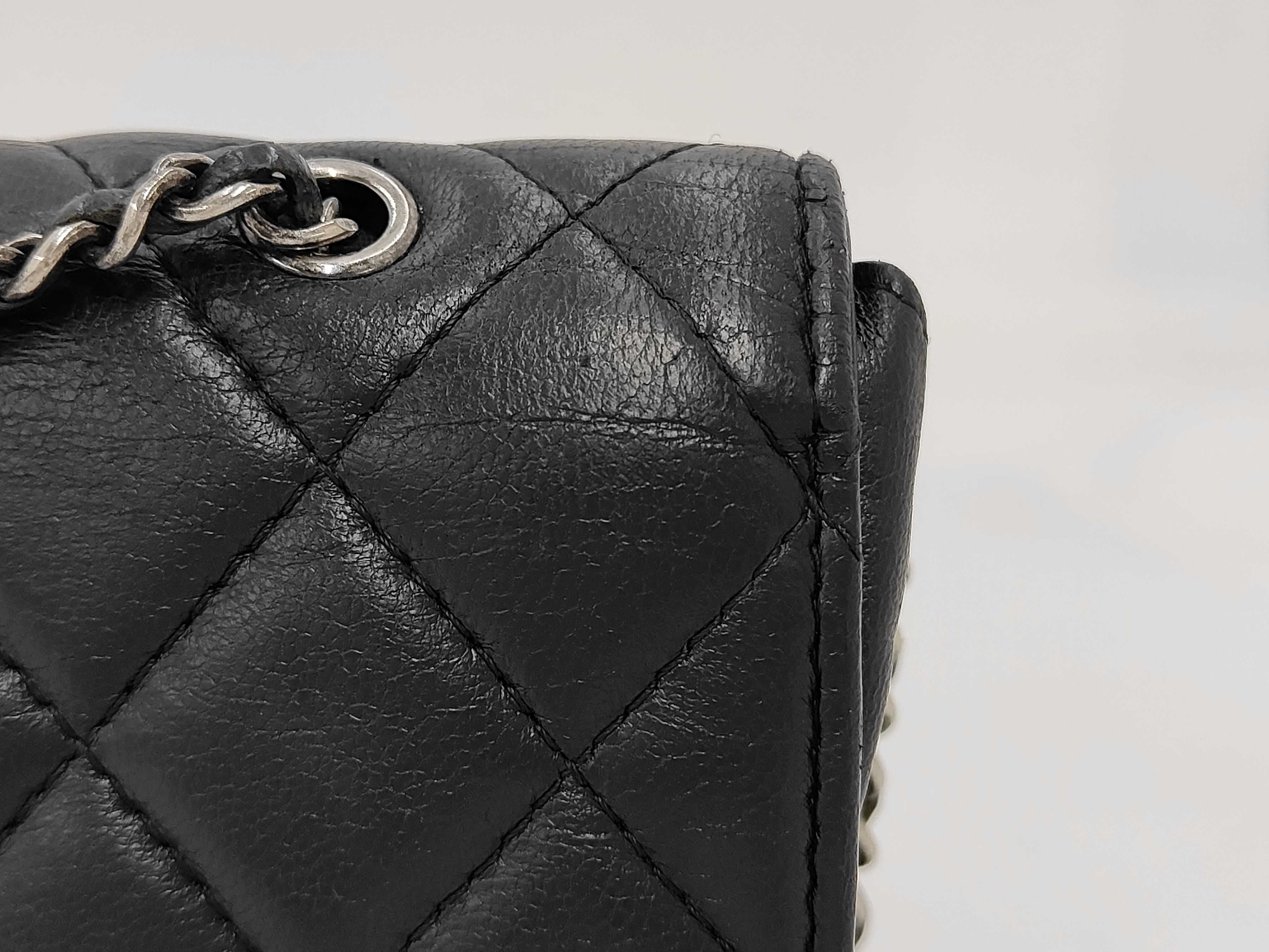 Matelassé Chain Shoulder Bag Wallet Leather Black Serial Number Shoulder Bag — view 3