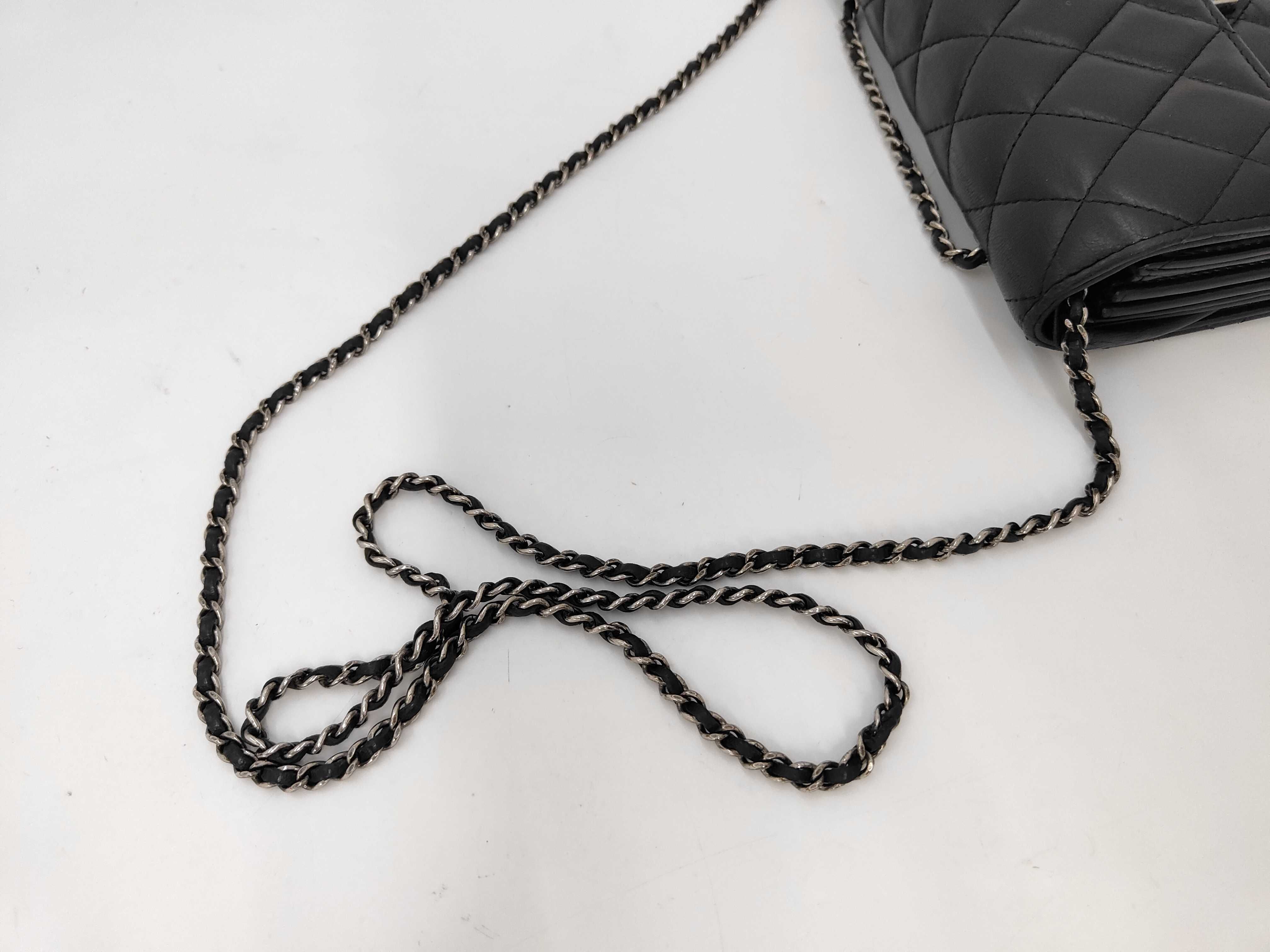 Matelassé Chain Shoulder Bag Wallet Leather Black Serial Number Shoulder Bag — view 4