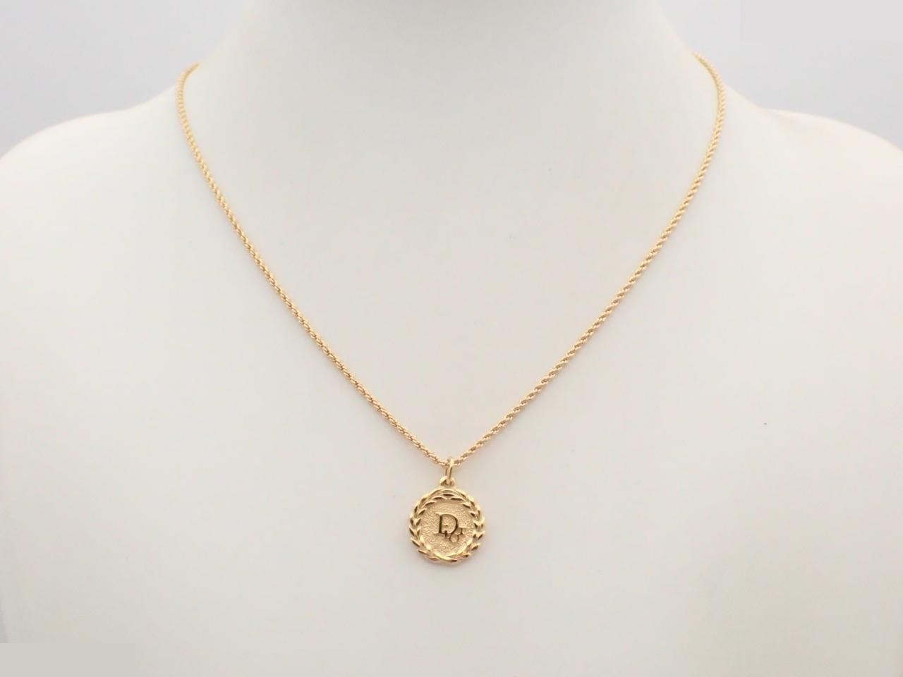 Other line: Precious metal necklaces and pendants, neck circumference approximately 50cm. — view 3