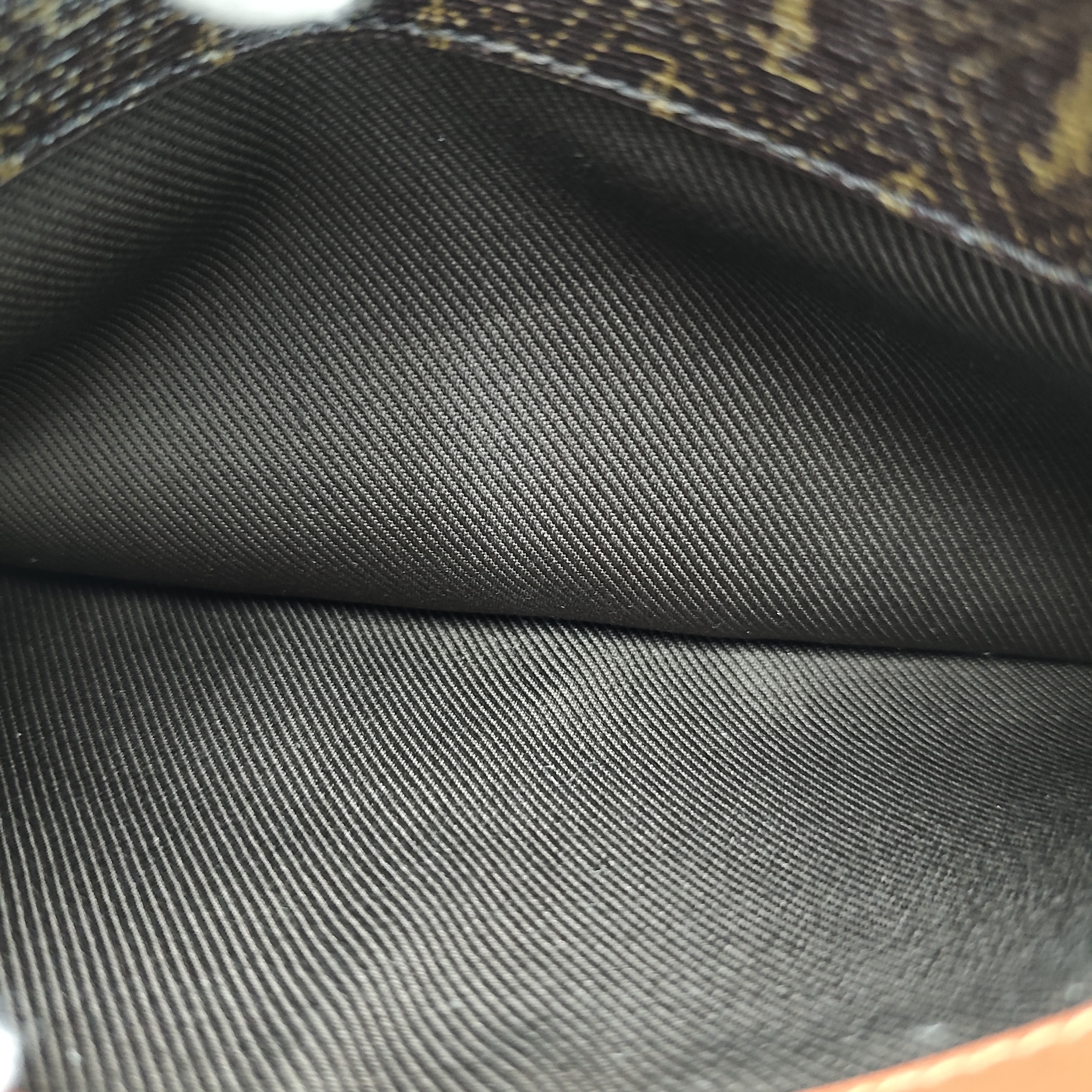 【*Shipped from: China*】Yves Saint Laurent PU Shoulder Bag — view 8