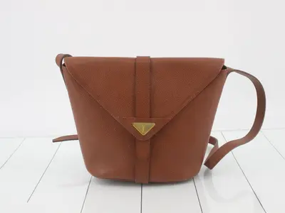 Leather shoulder bag