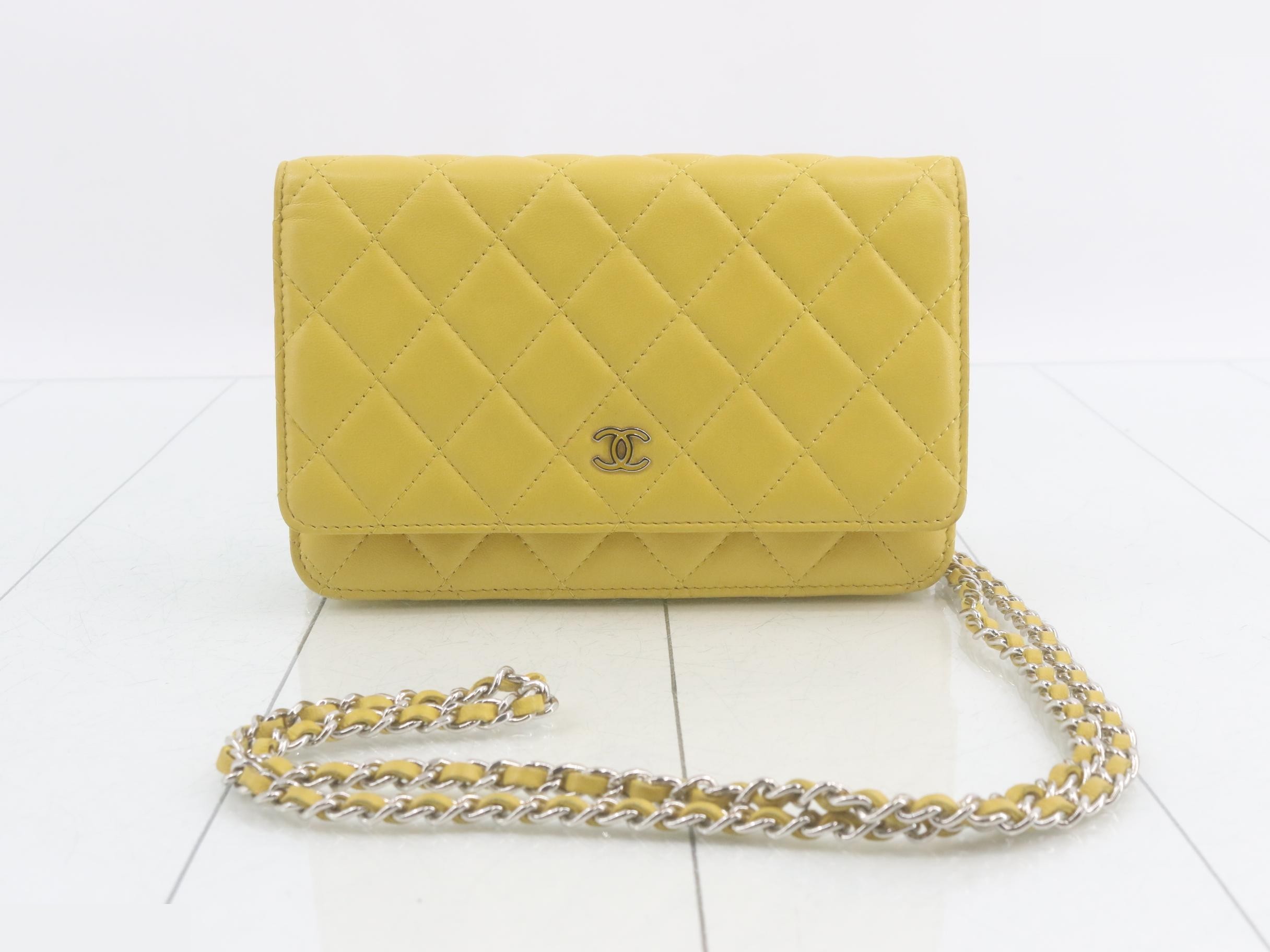 Matelassé lambskin chain wallet, yellow