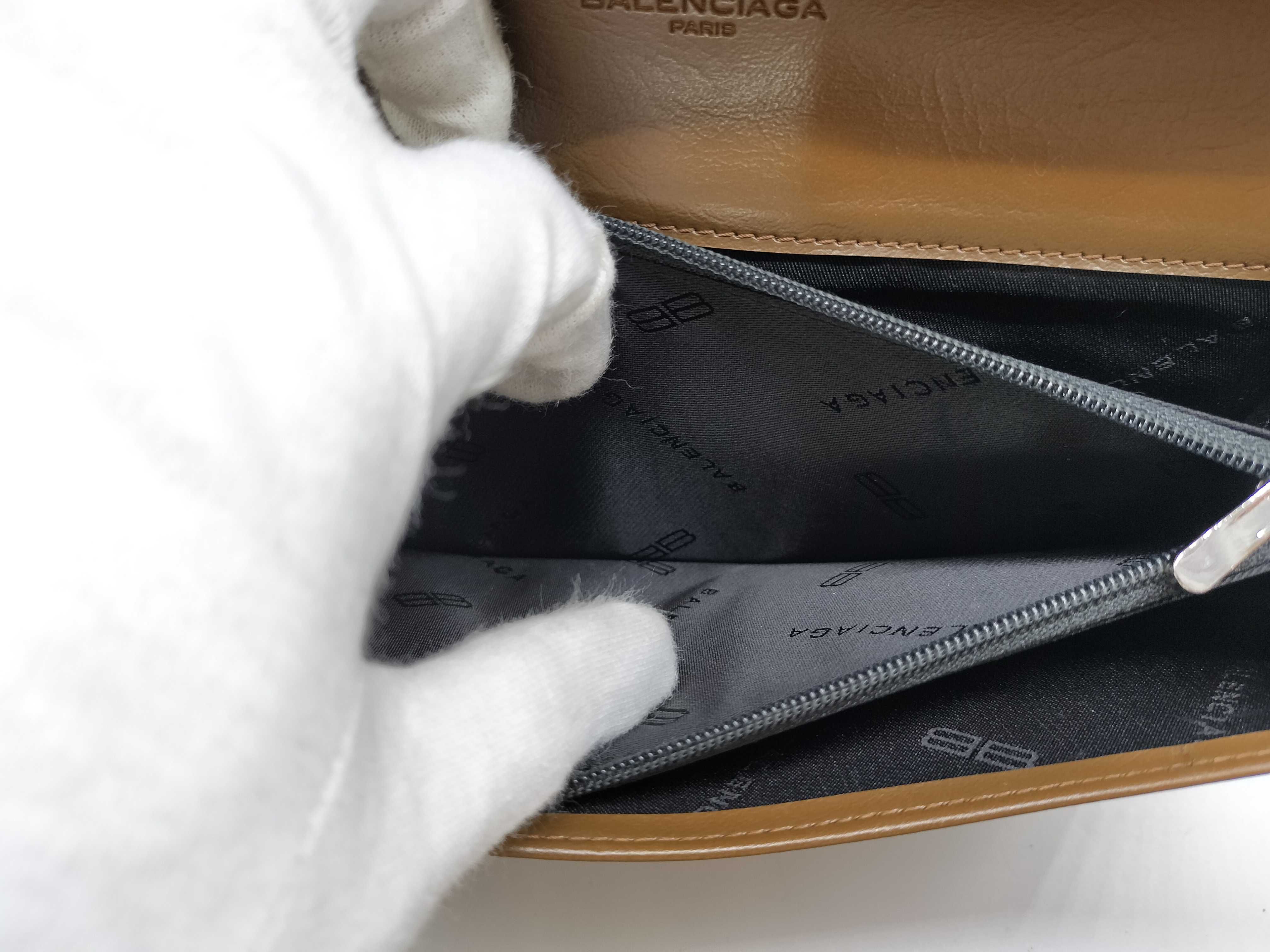 long wallet — view 11