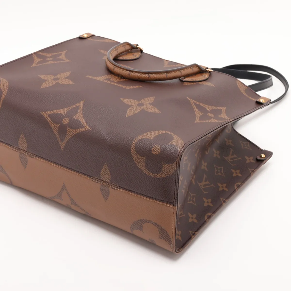 Giant Monogram Reverse OnTheGo MM M45321 Brown (RFID detected) — view 3