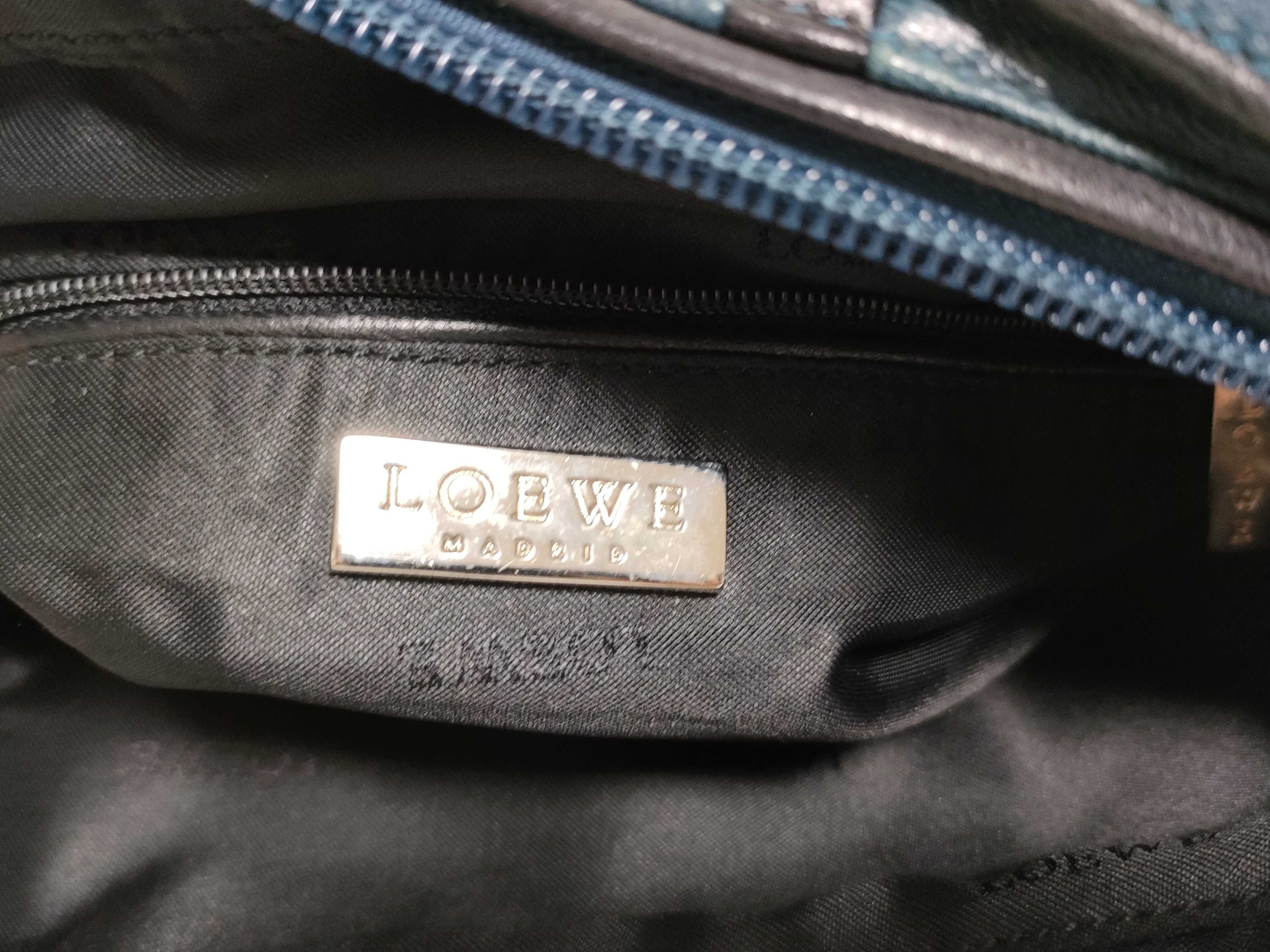 Anagram Leather Shoulder Bag — view 12