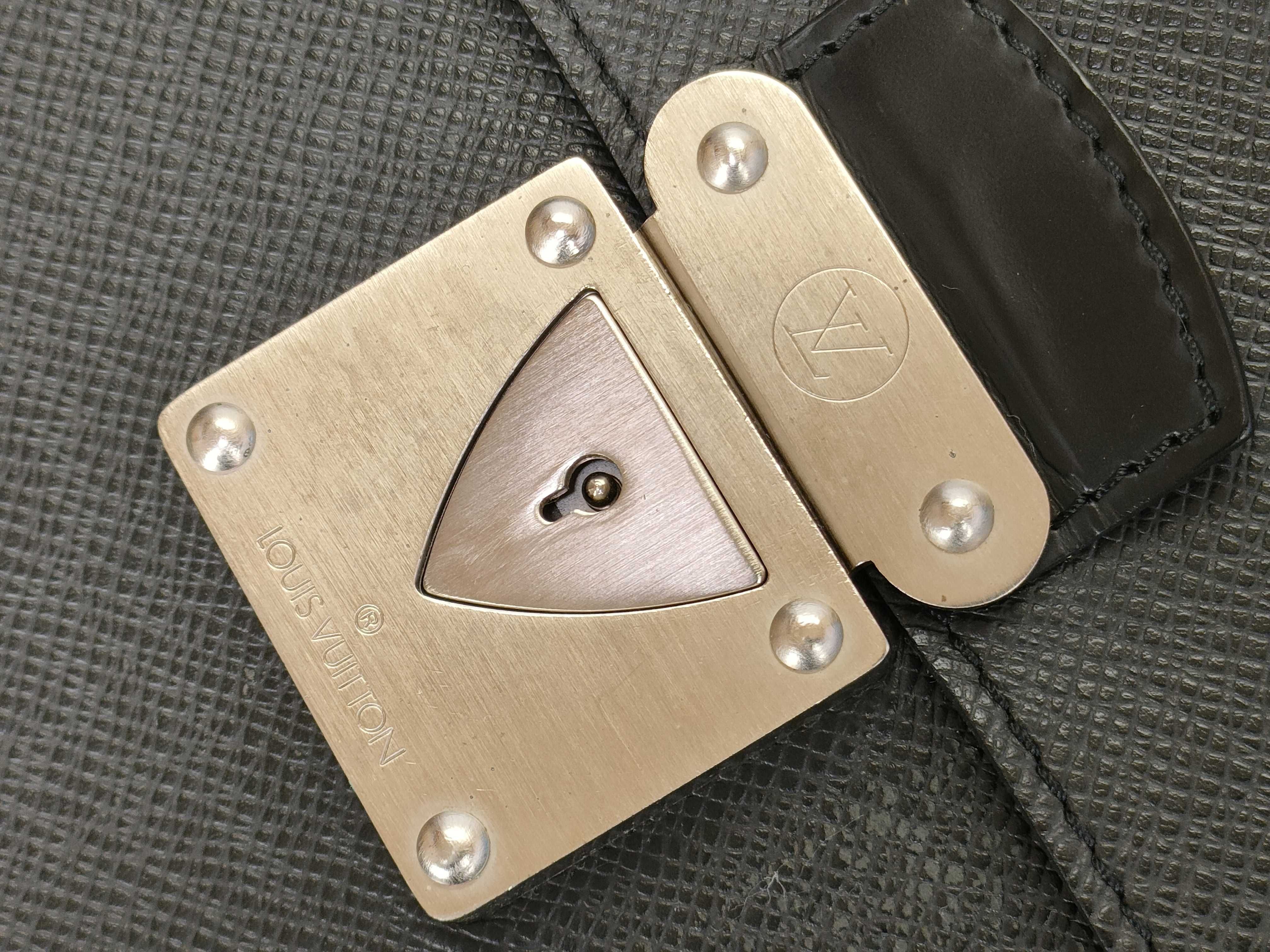 Taiga Minute M31062 Clutch Bag — view 12