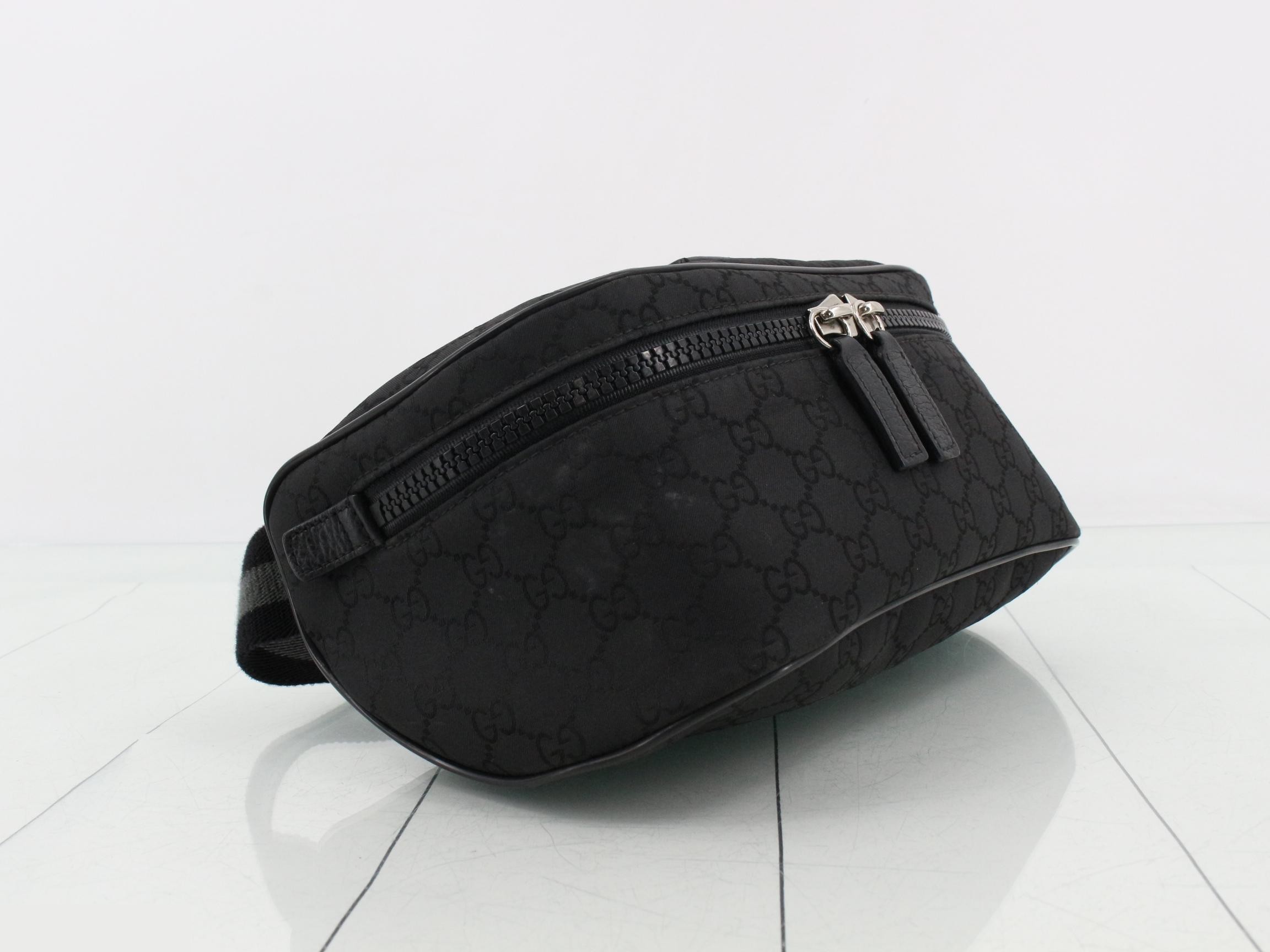 GG Canvas Body Bag — view 5