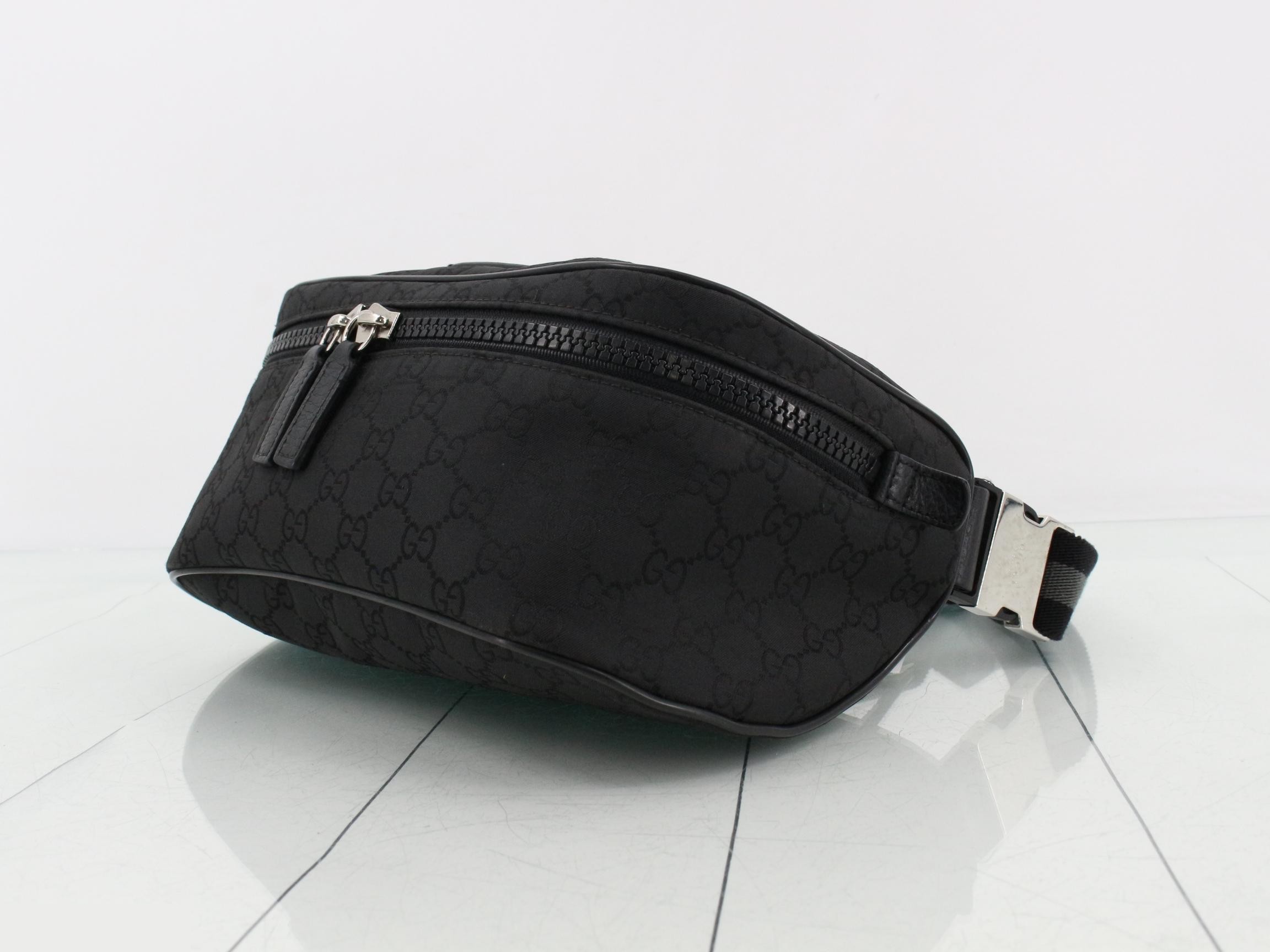 GG Canvas Body Bag — view 6
