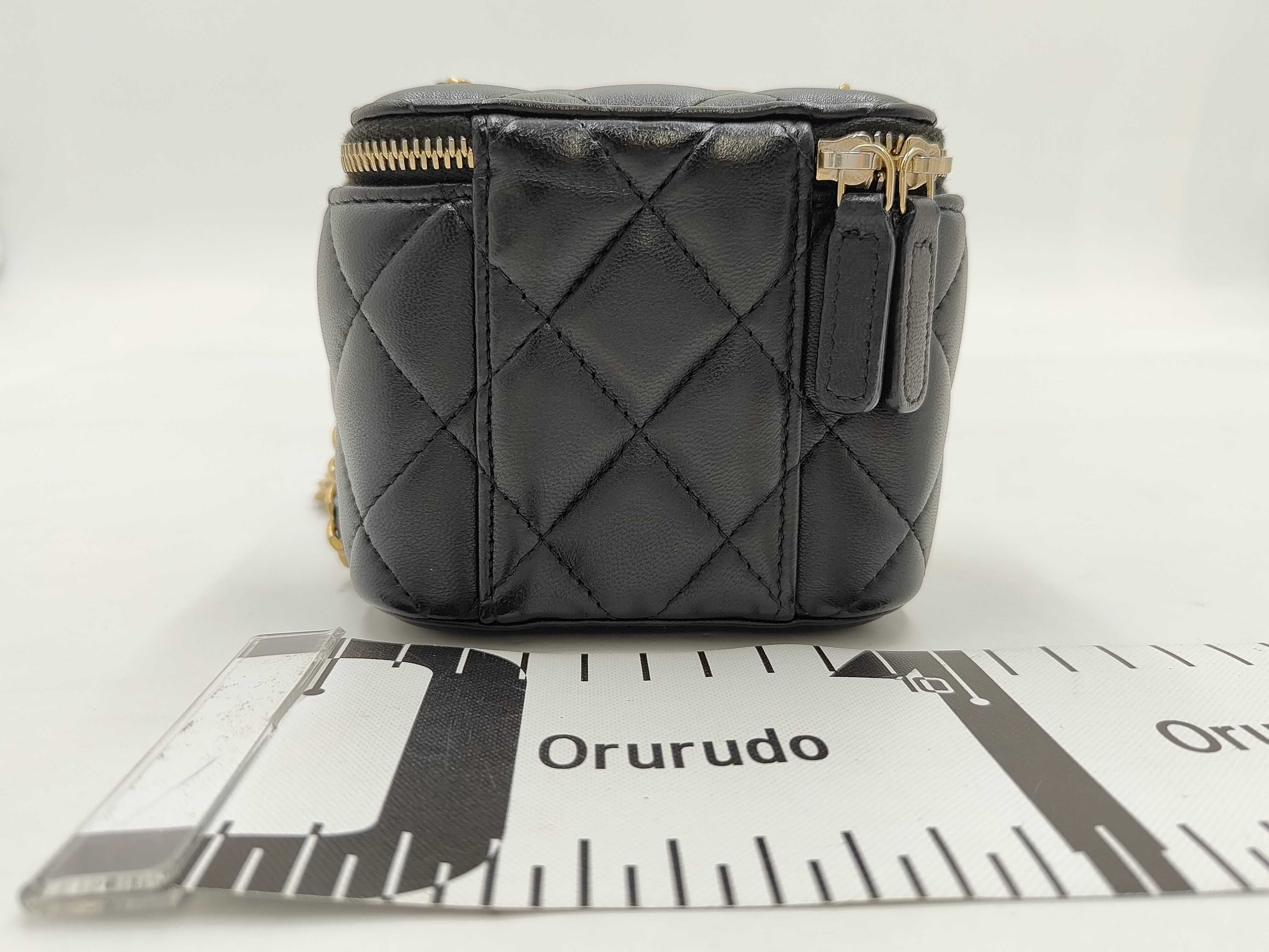 Vanity Chain Shoulder Bag — view 2