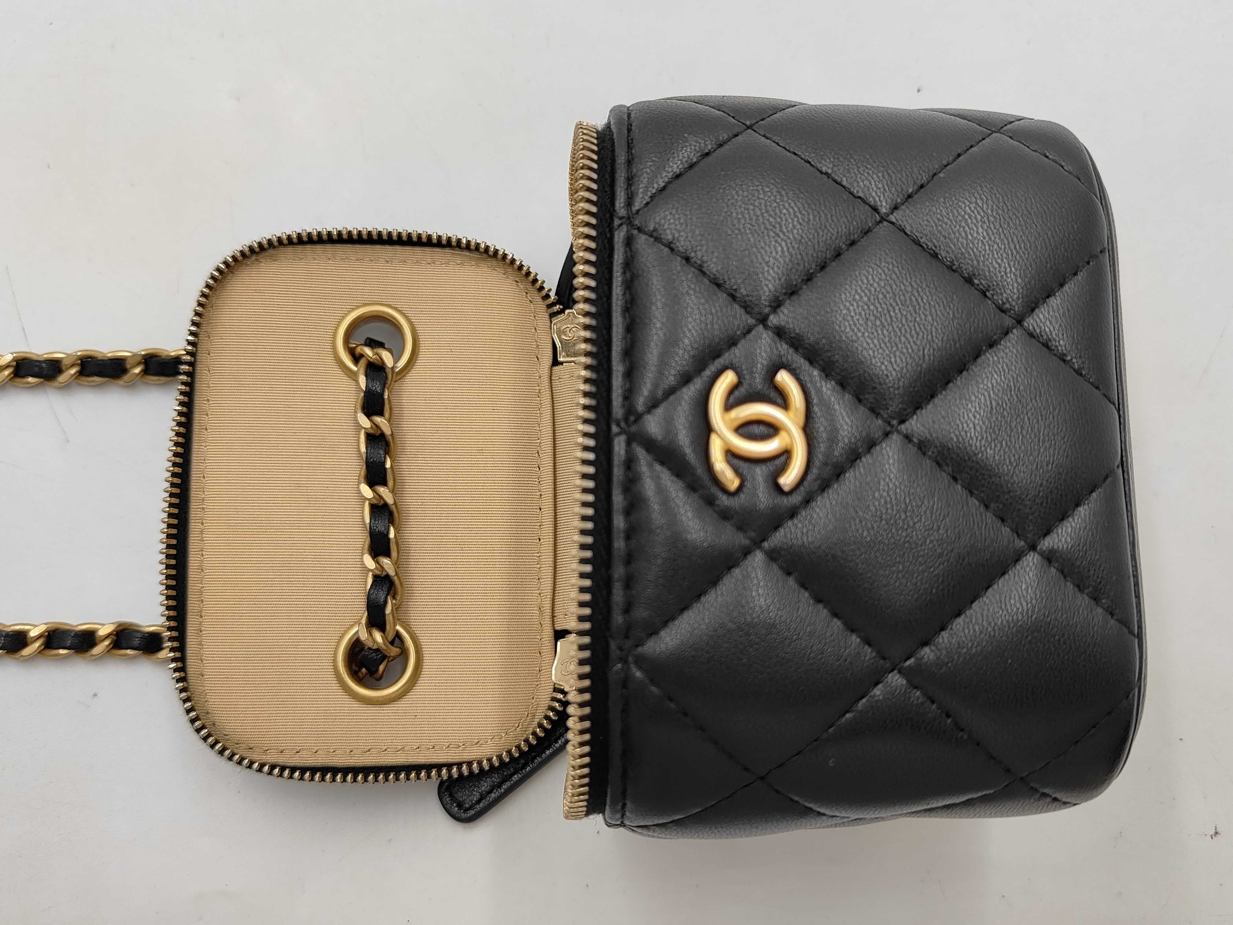Vanity Chain Shoulder Bag — view 11