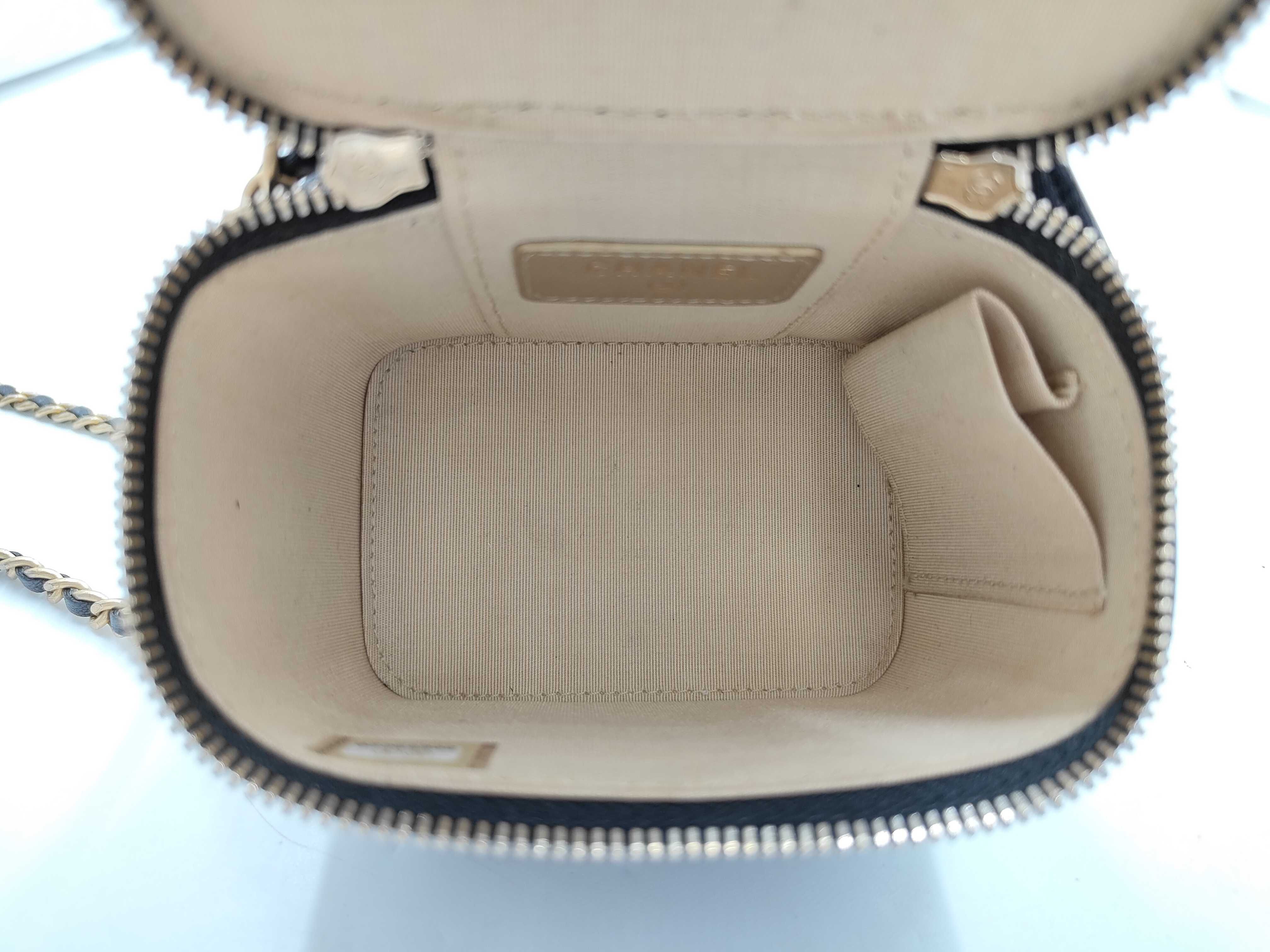 Vanity Chain Shoulder Bag — view 12