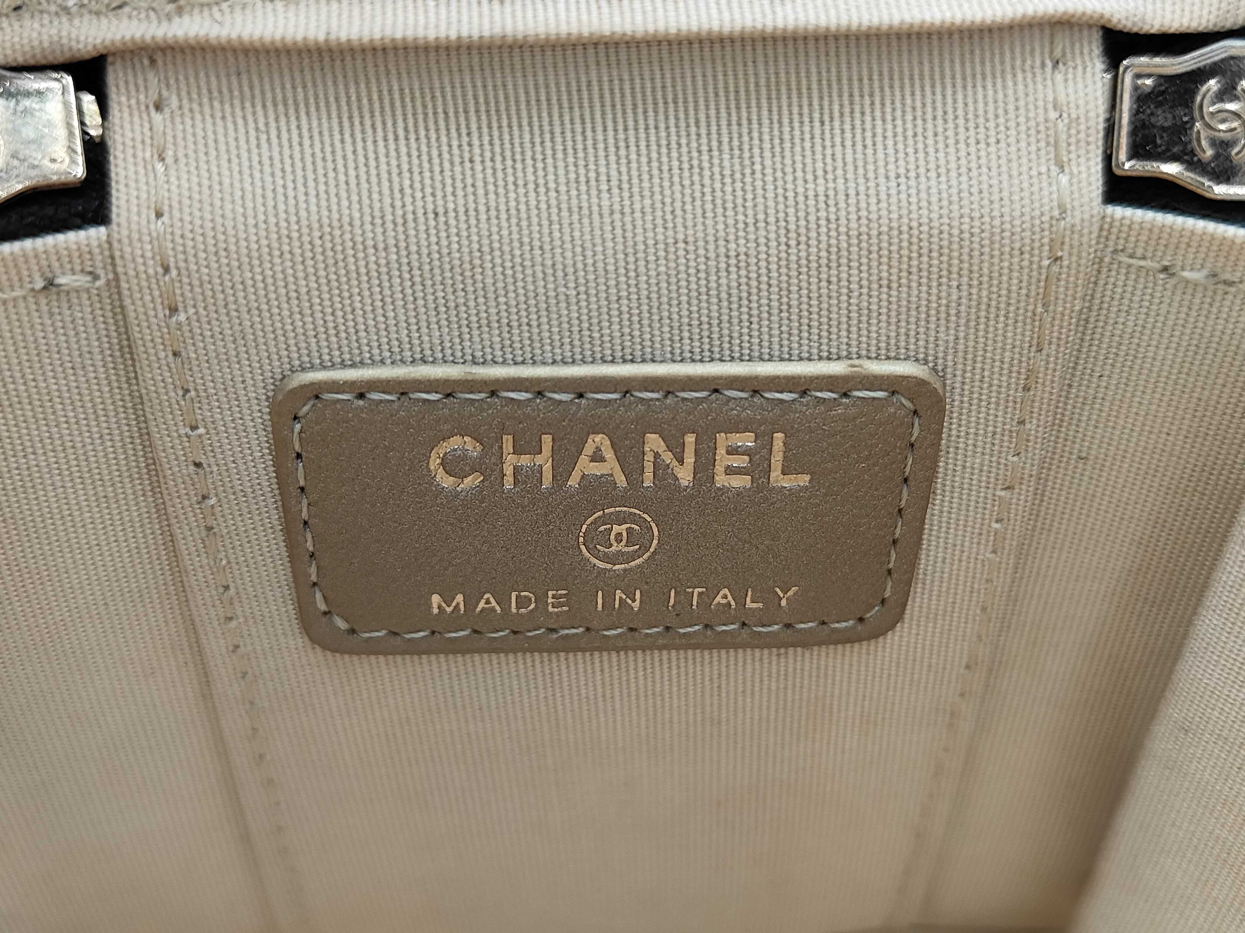Vanity Chain Shoulder Bag — view 13