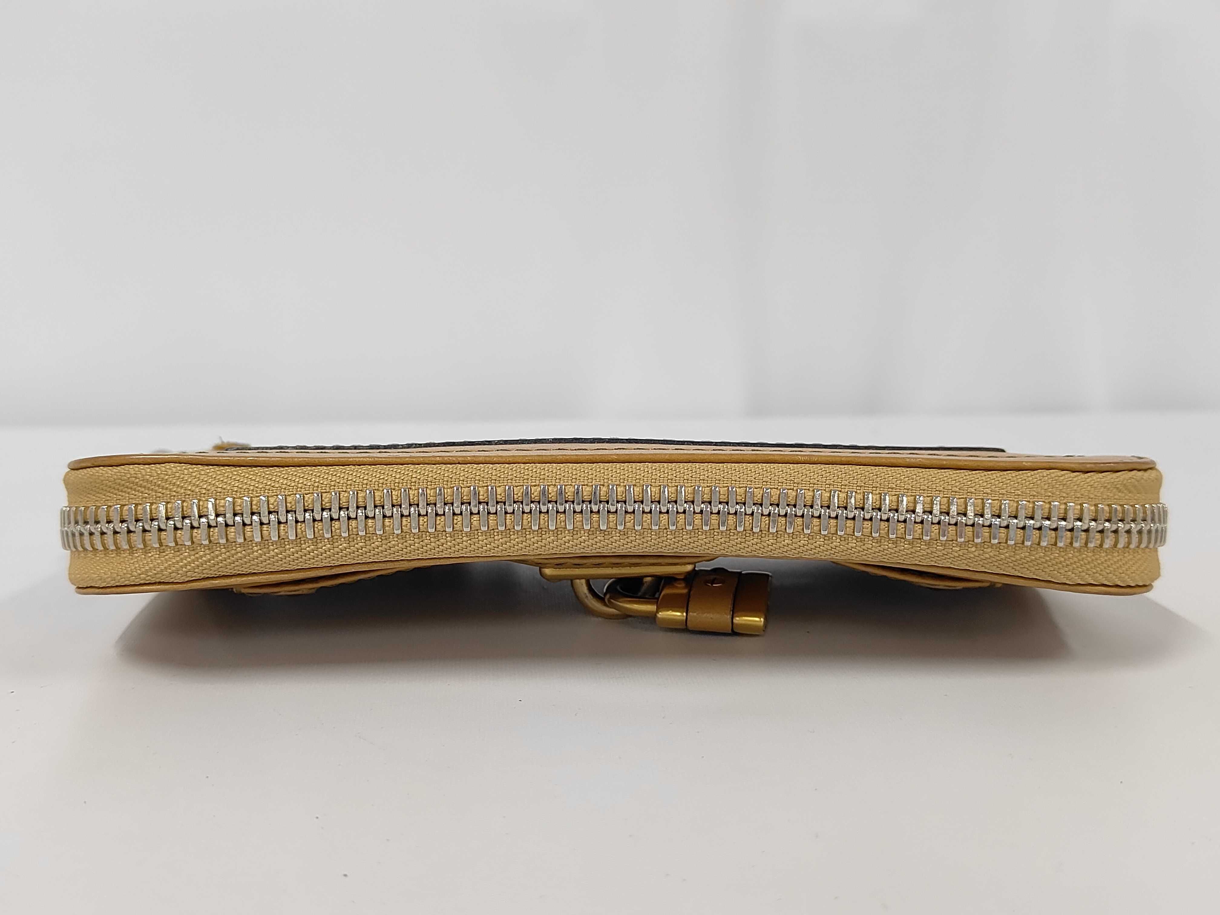 Chloé / Long Wallet / Leather Wallet — view 6