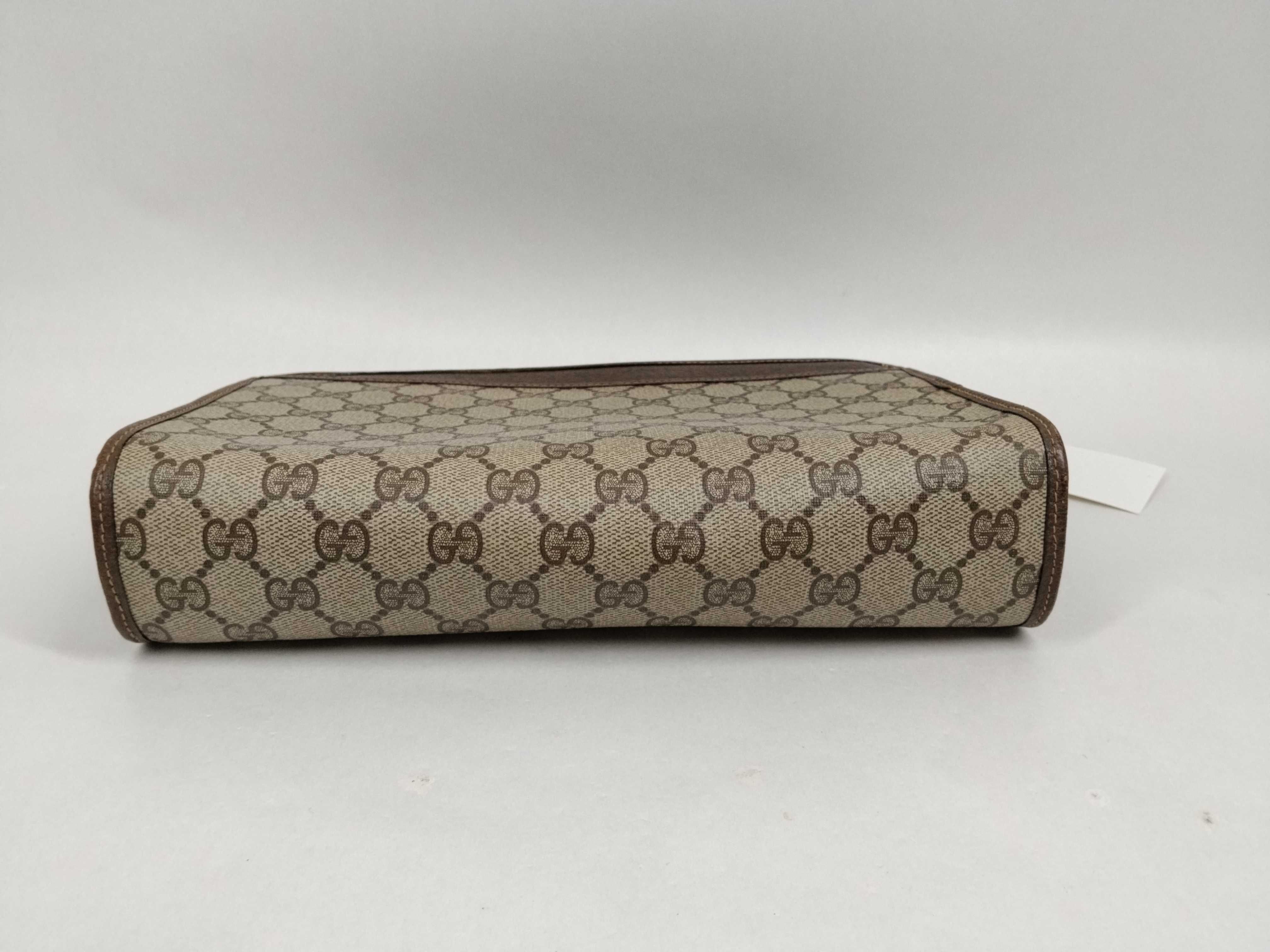 GG Supreme Clutch Bag — view 3