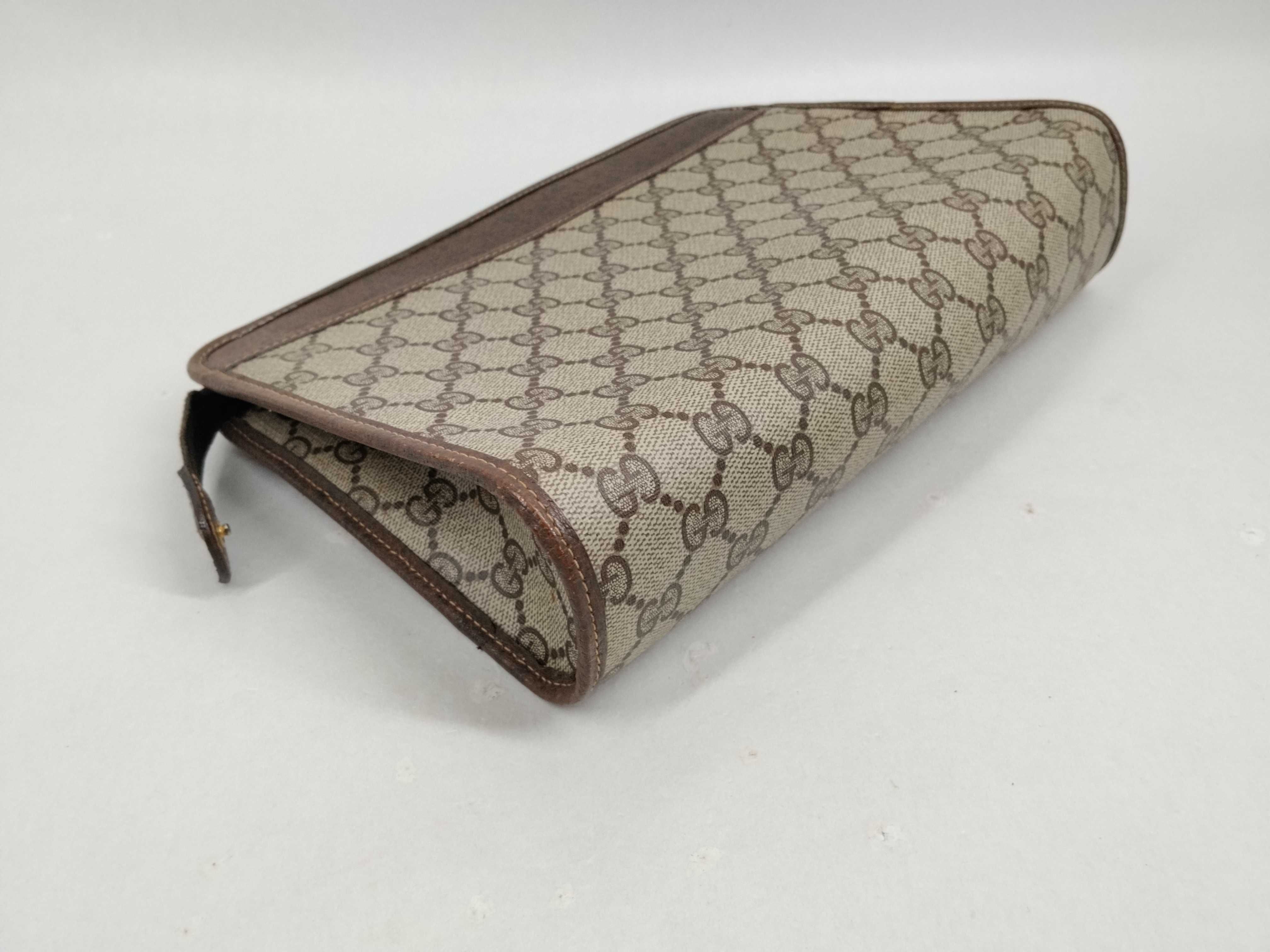 GG Supreme Clutch Bag — view 4