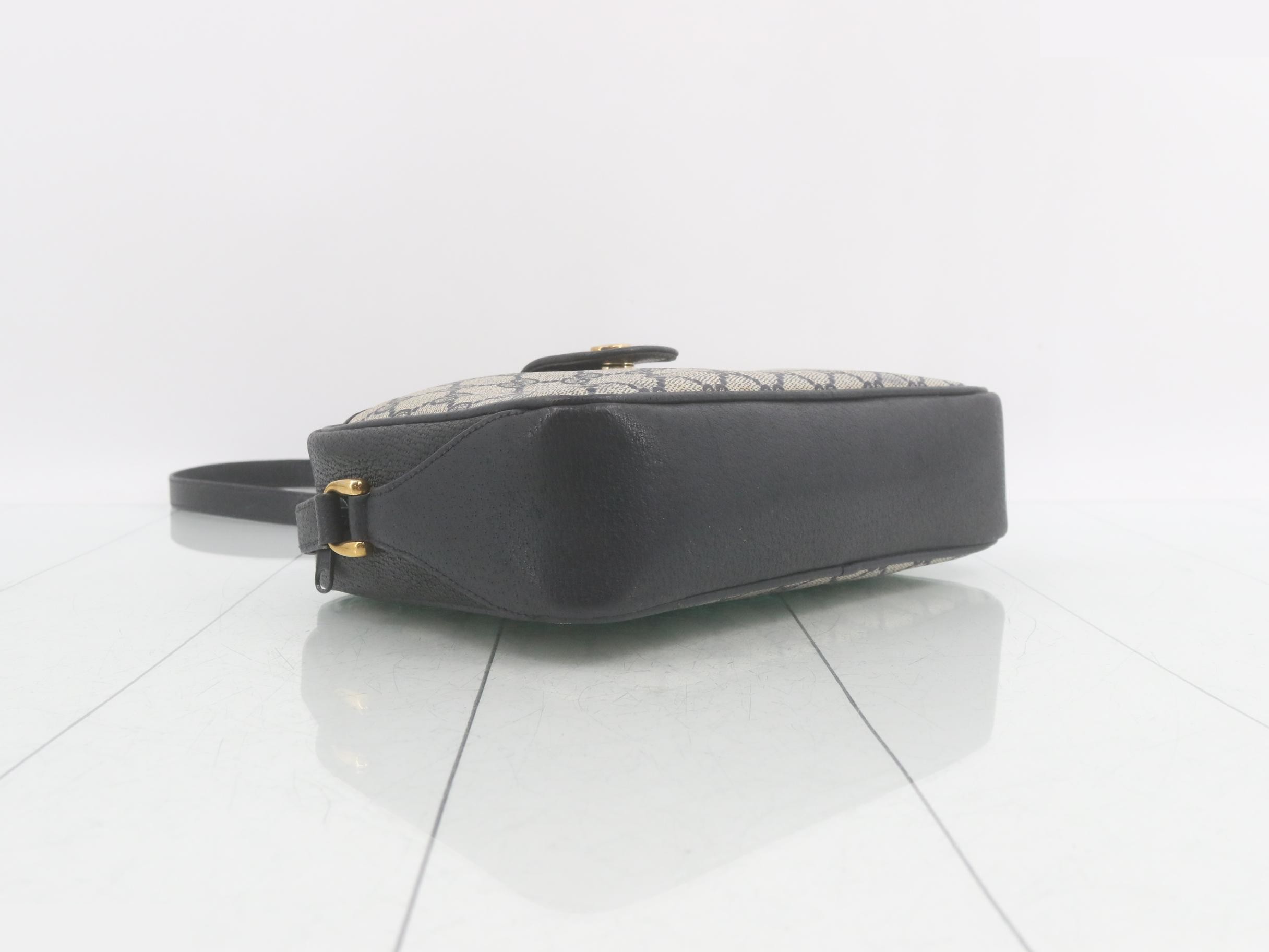 GG Supreme Sherry Shoulder Bag — view 5