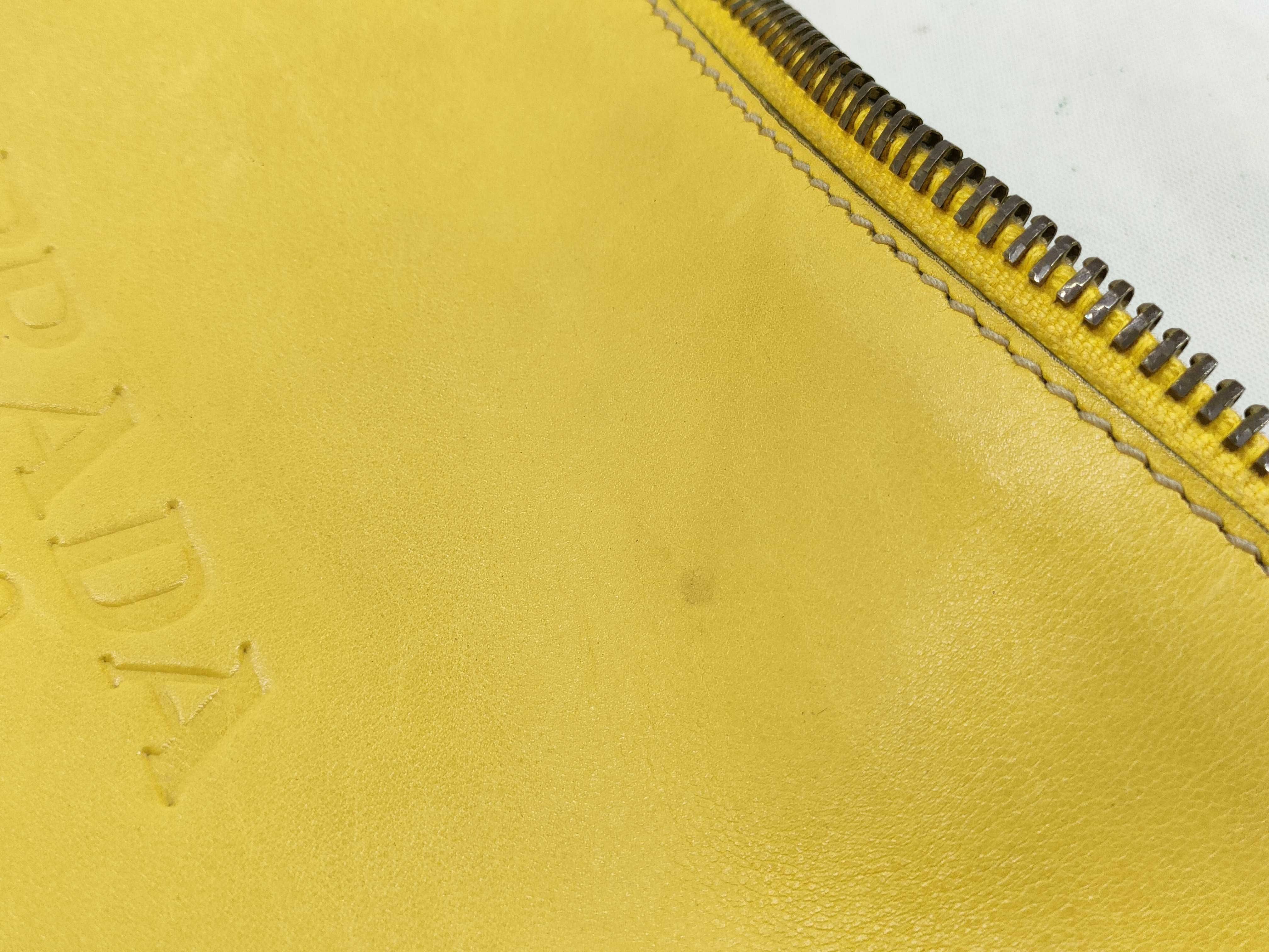 logo embossed leather chain shoulder bag white tag 7 shoulder bag — view 14