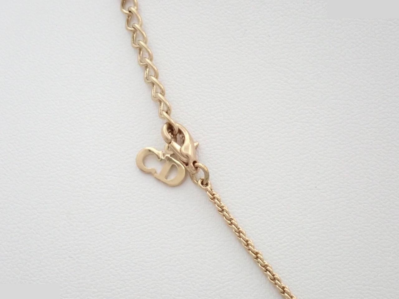 Other line: Precious metal necklaces and pendants, neck circumference approximately 46 cm. — view 2