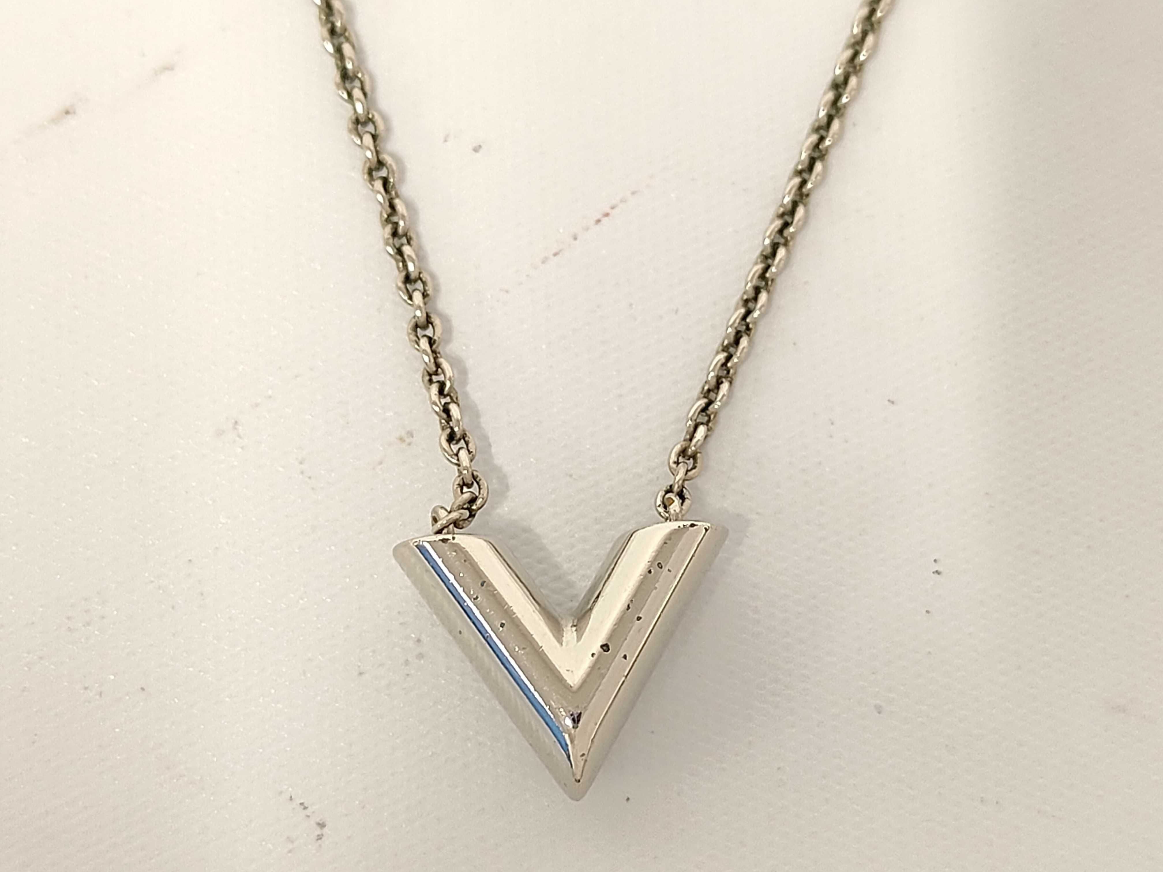 Essential V Silver Necklace — view 2