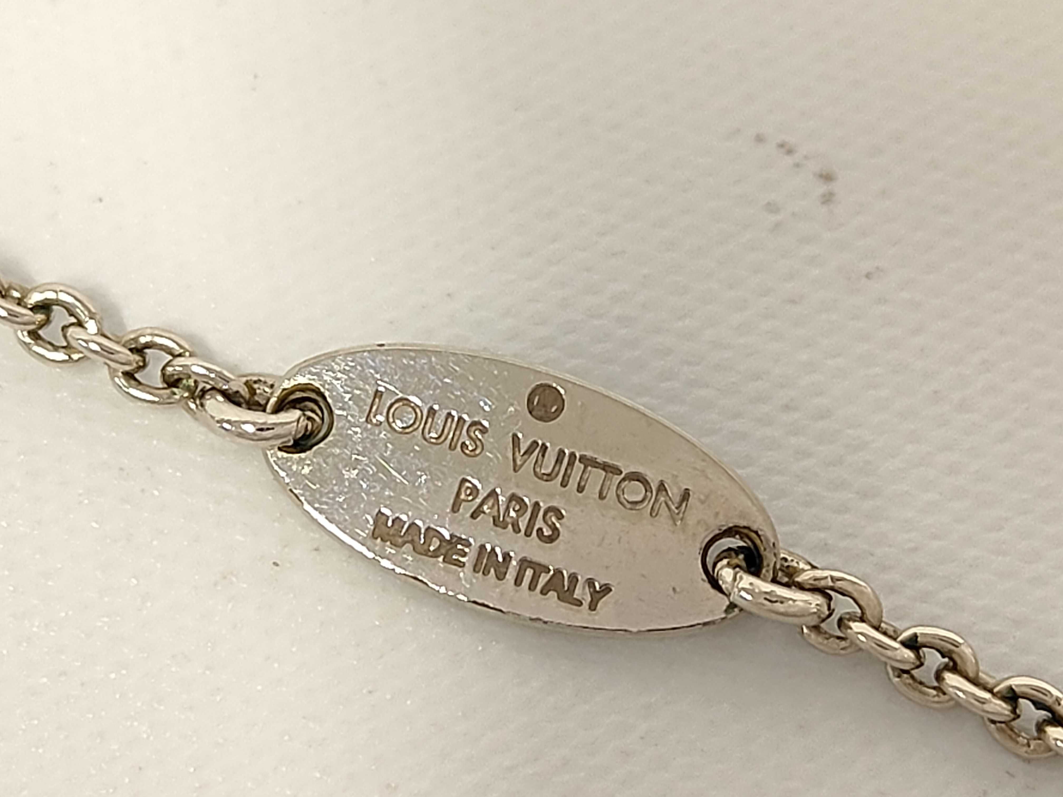 Essential V Silver Necklace — view 6