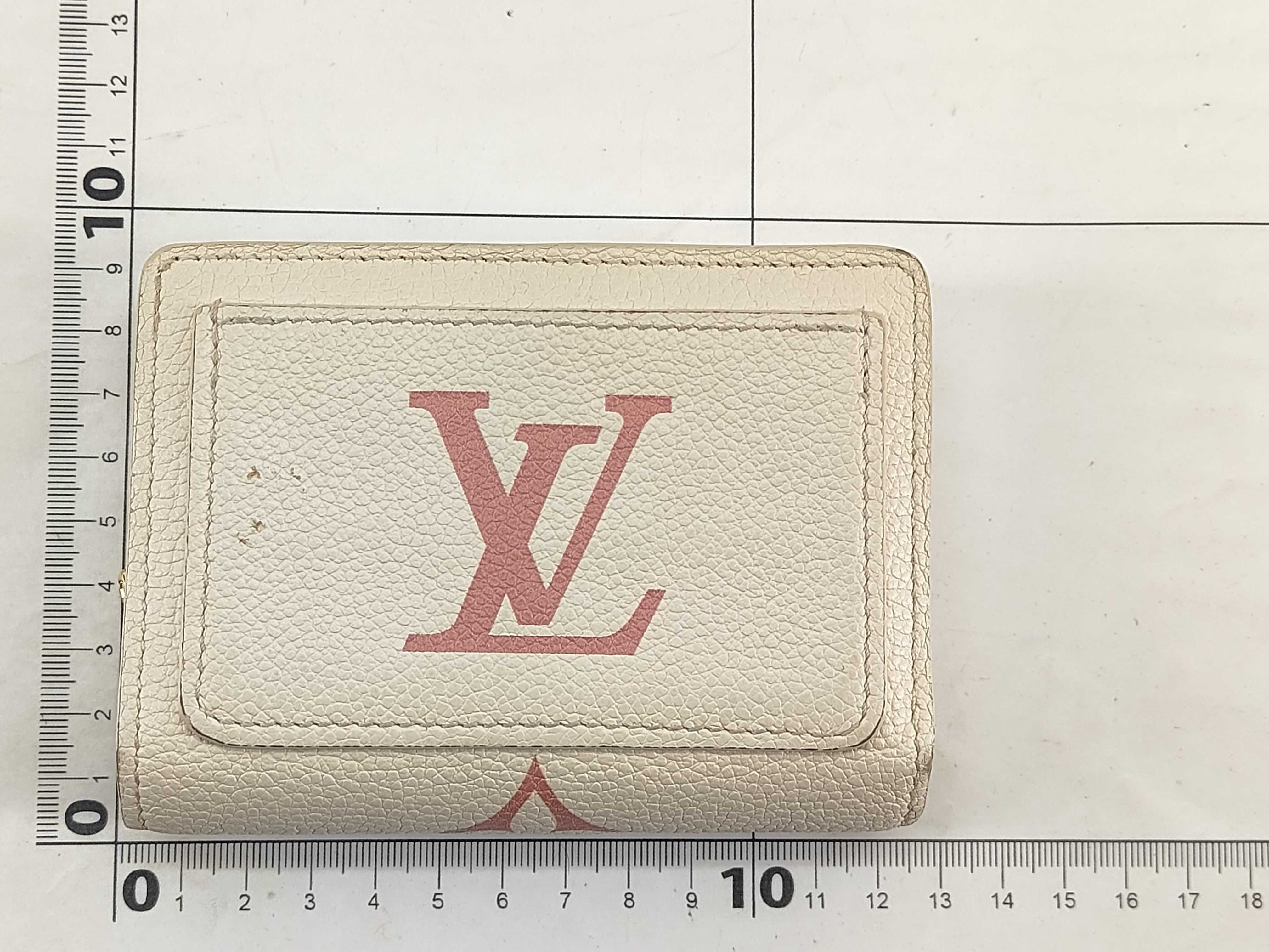 wallet — view 2