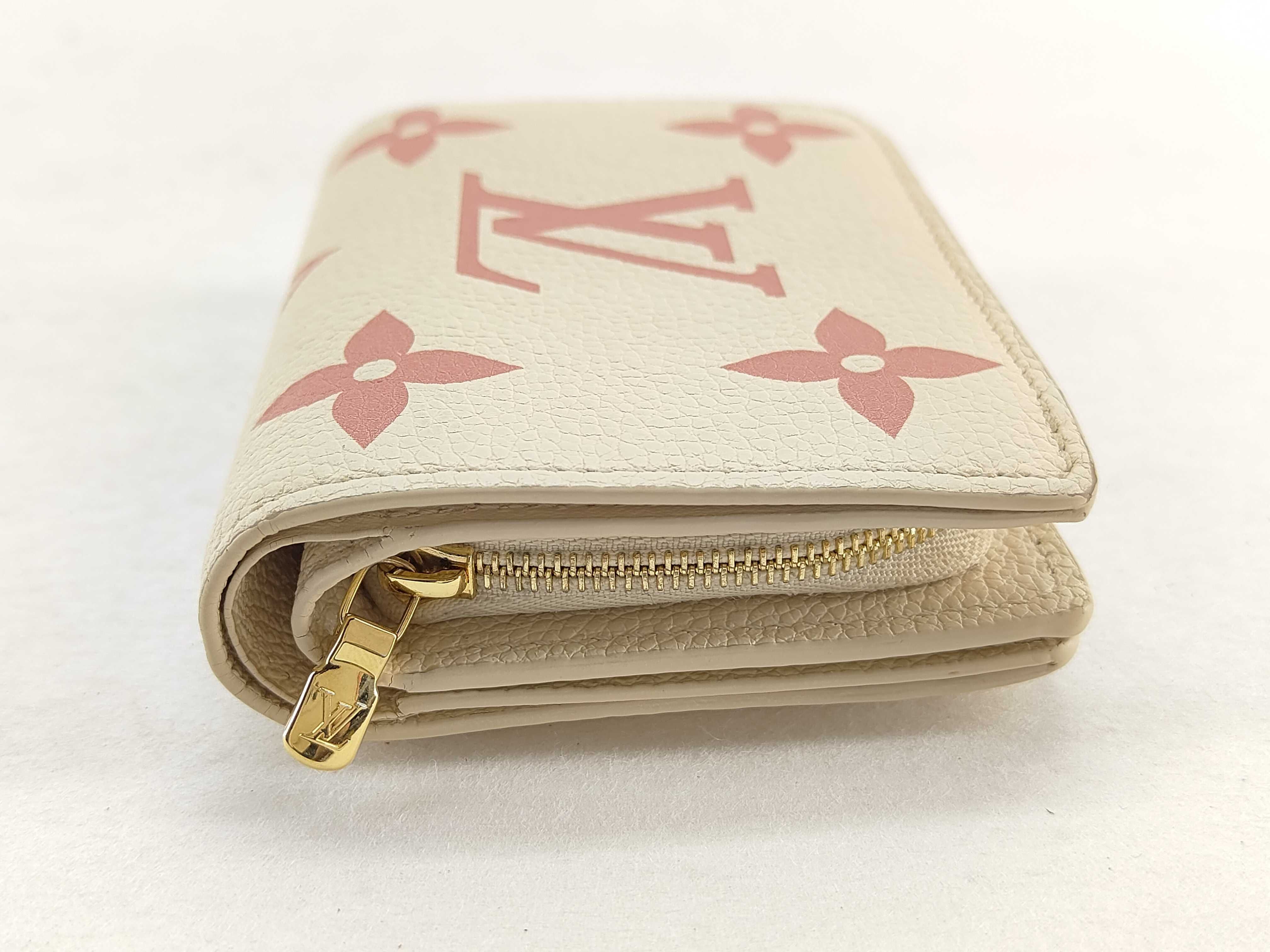 wallet — view 5