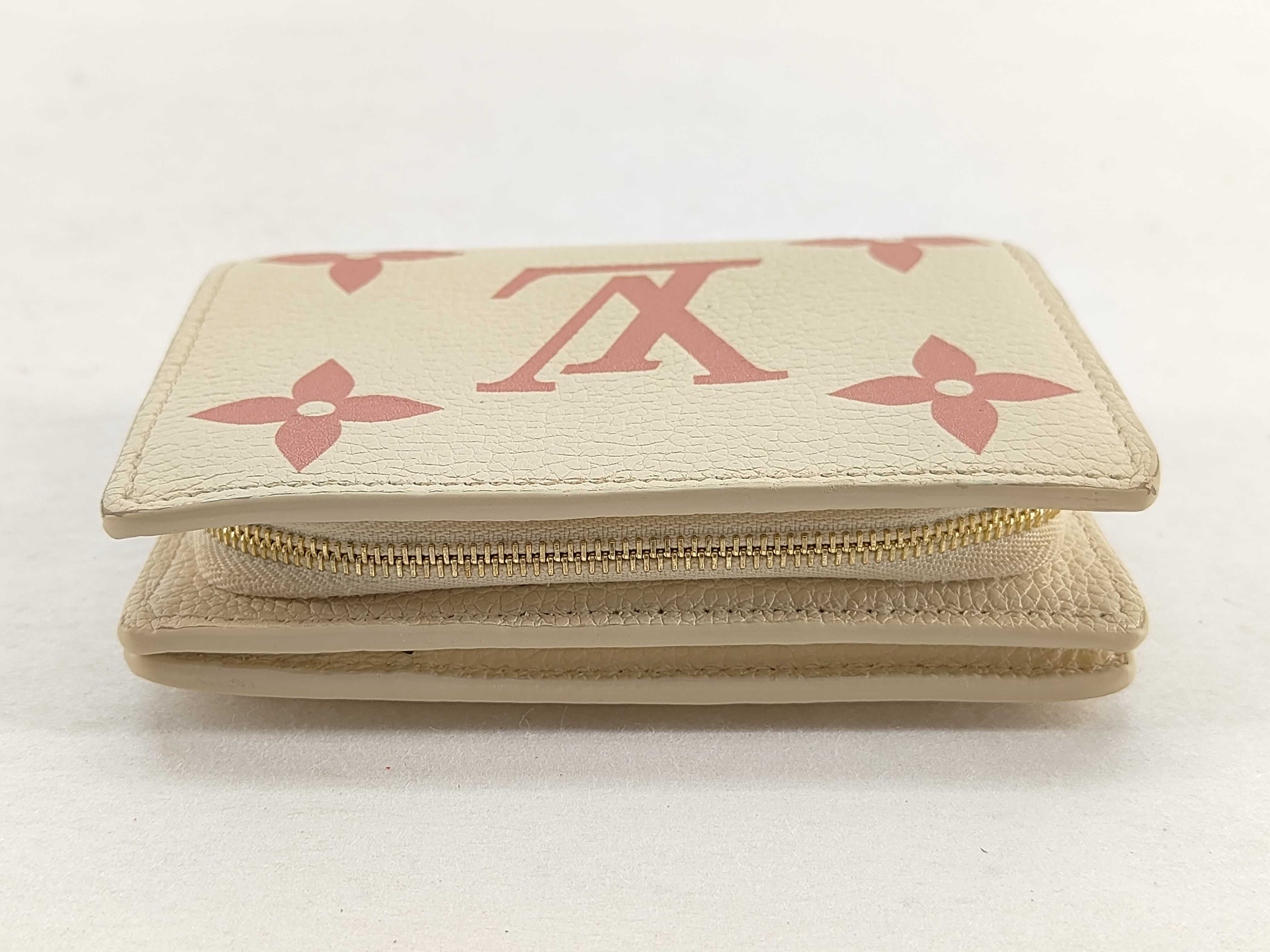 wallet — view 6