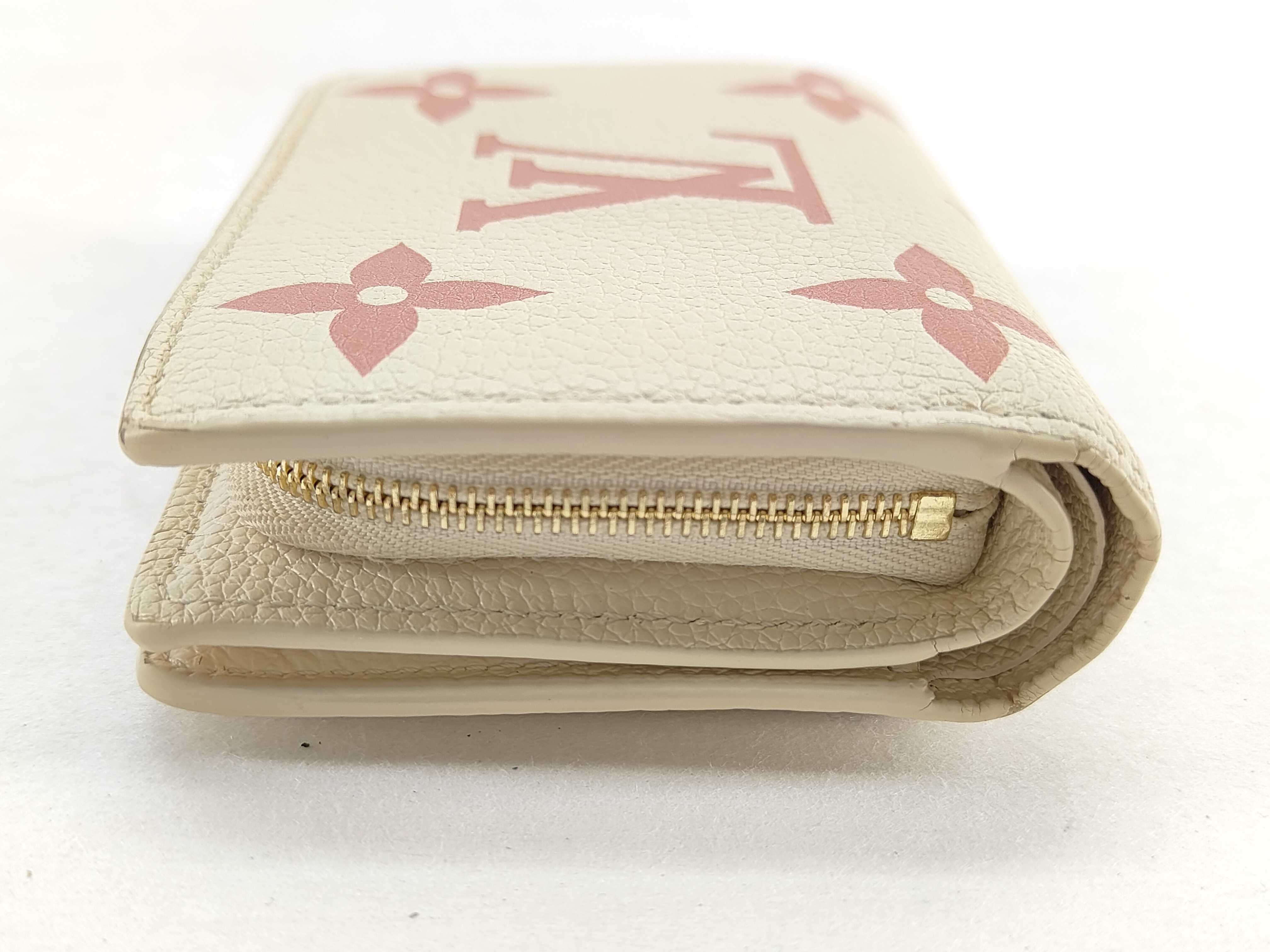 wallet — view 7