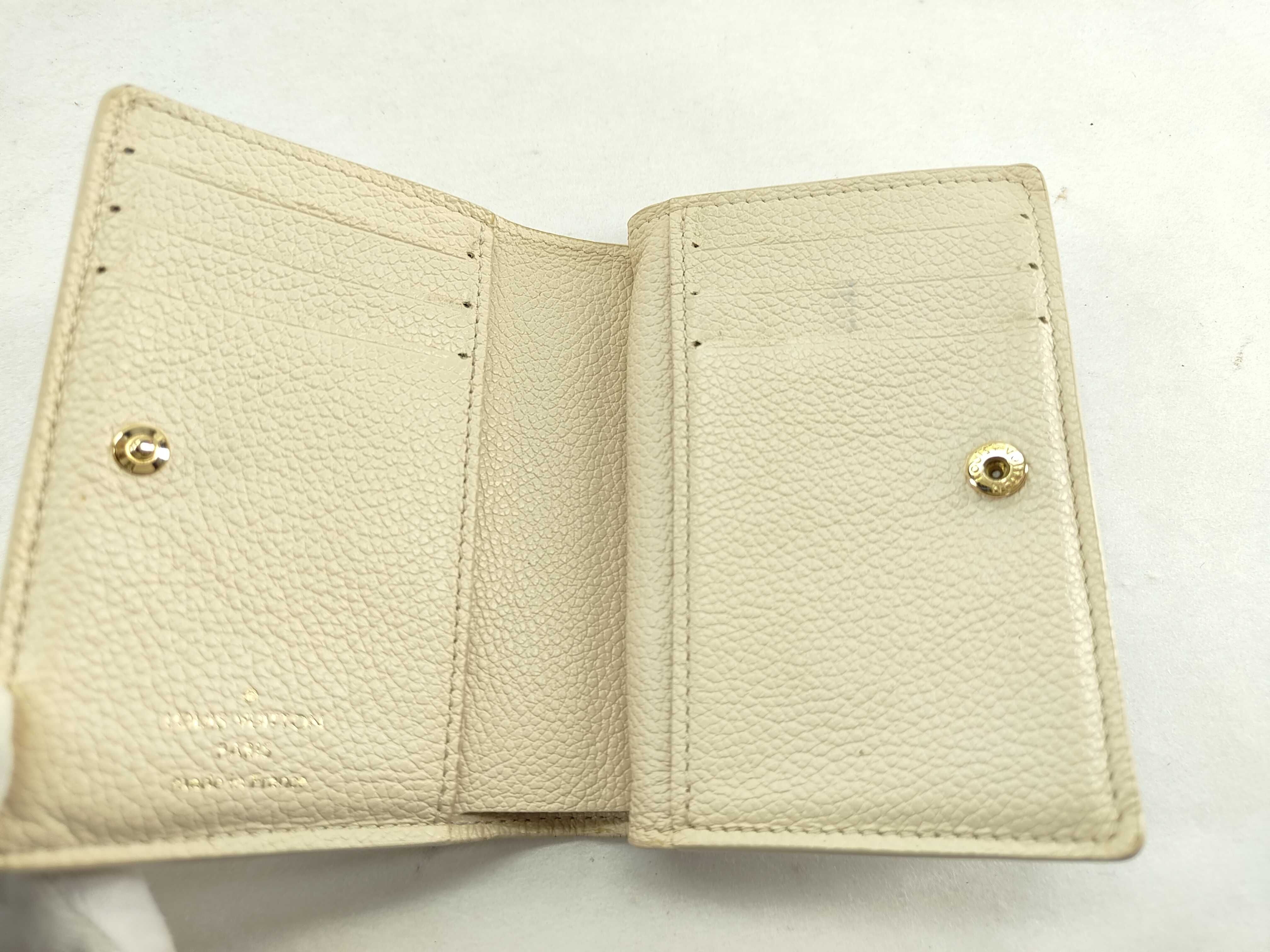 wallet — view 8