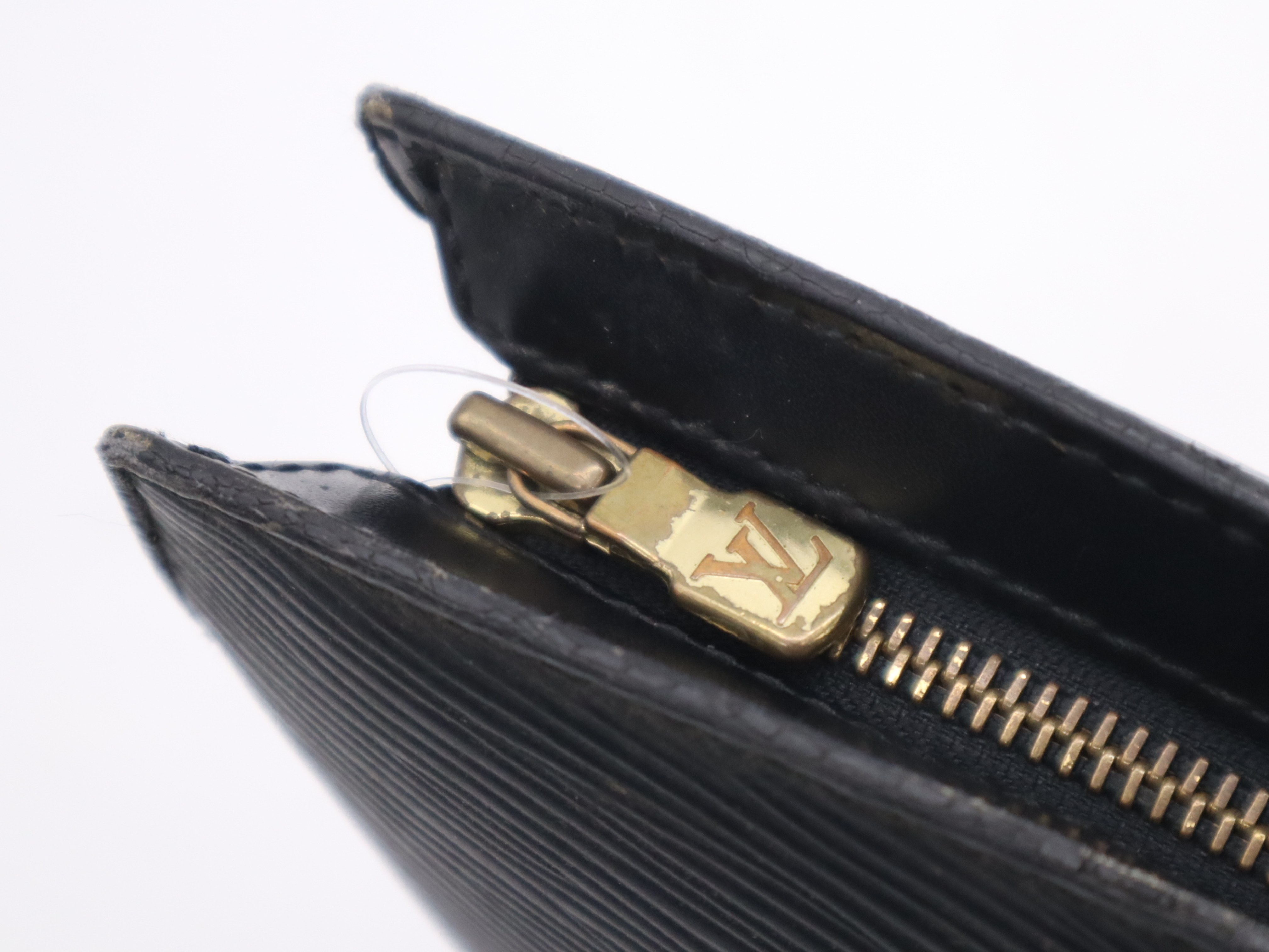 M52272 Epi Saint Jacques Noir Handbag — view 10