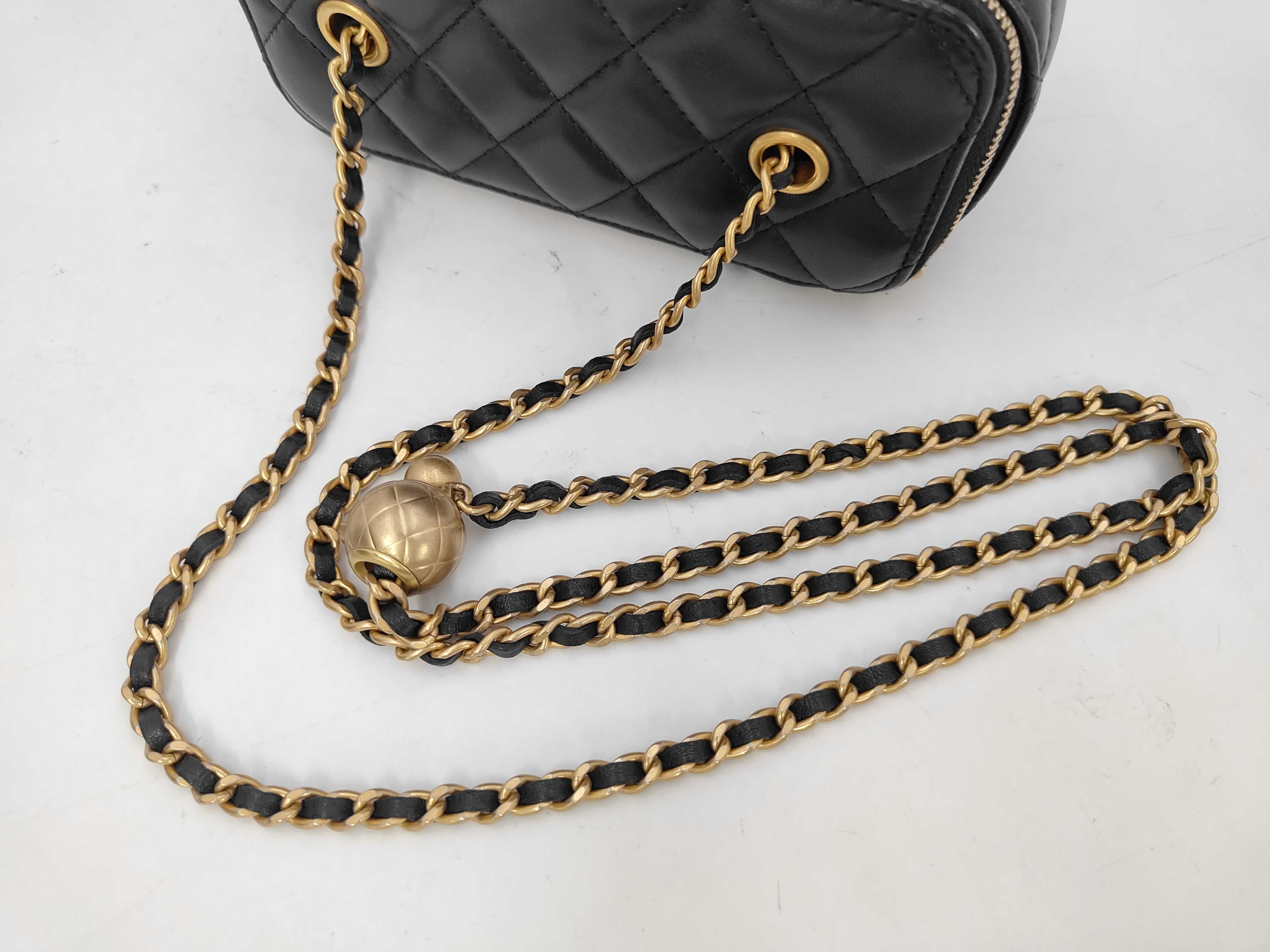 Matelassé Coco Ball Vanity Bag Shoulder Bag — view 5