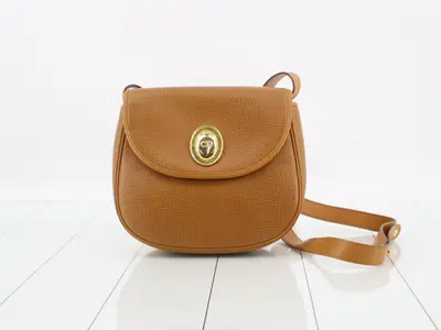 Shoulder bag with CD logo, brown leather