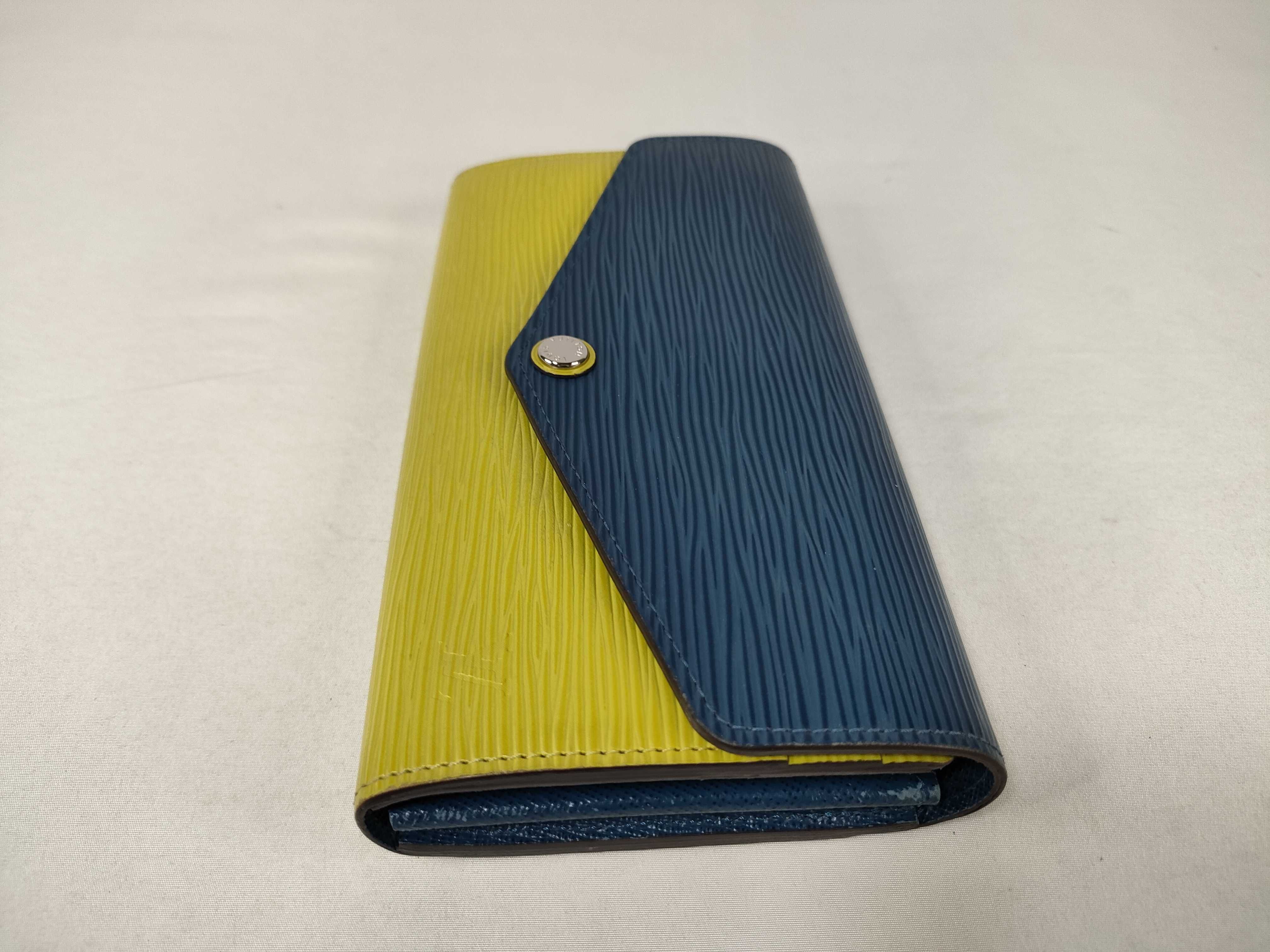 Epi Portefeuille Sarah Bicolor Wallet with Initials — view 5