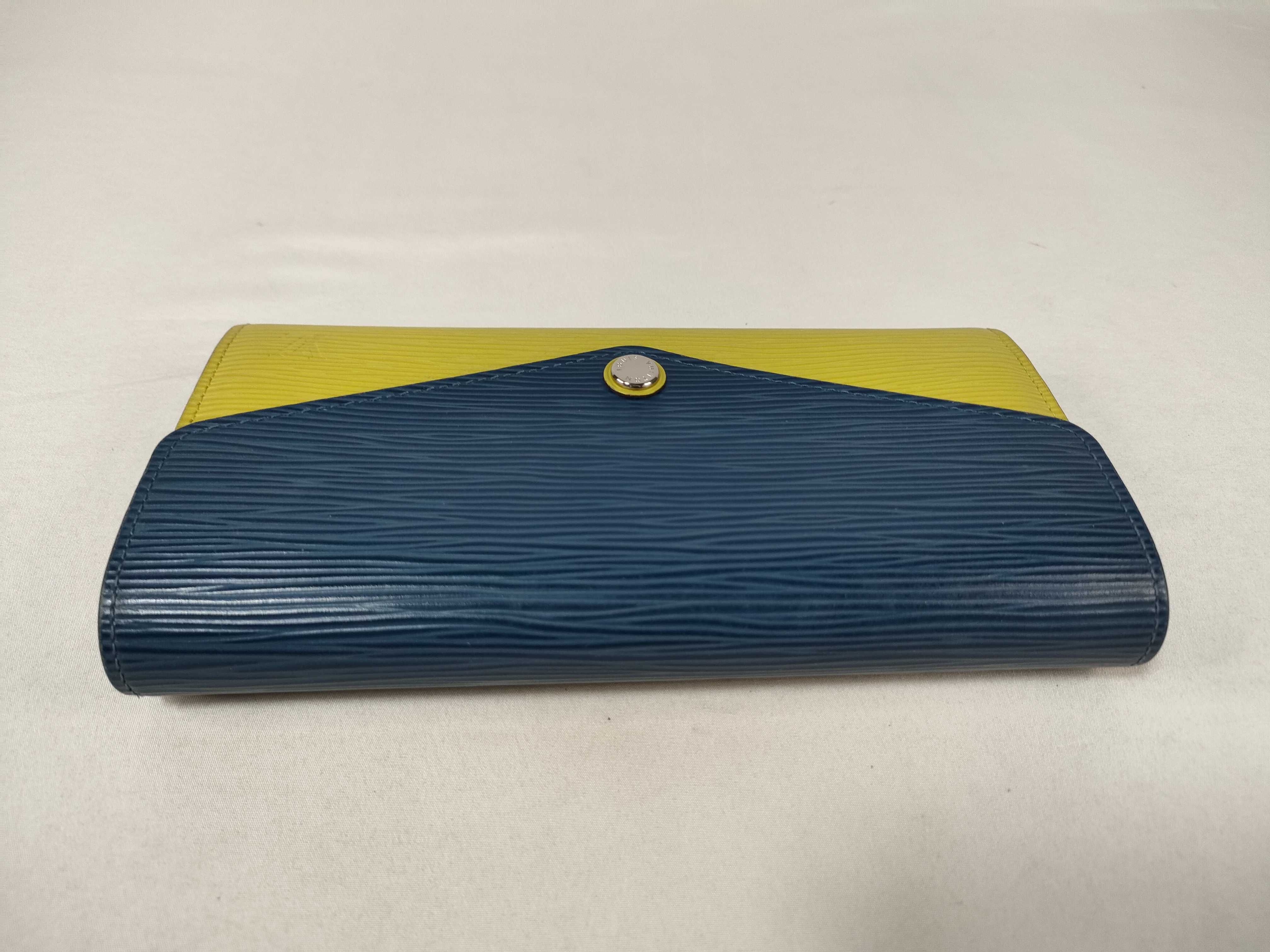 Epi Portefeuille Sarah Bicolor Wallet with Initials — view 6