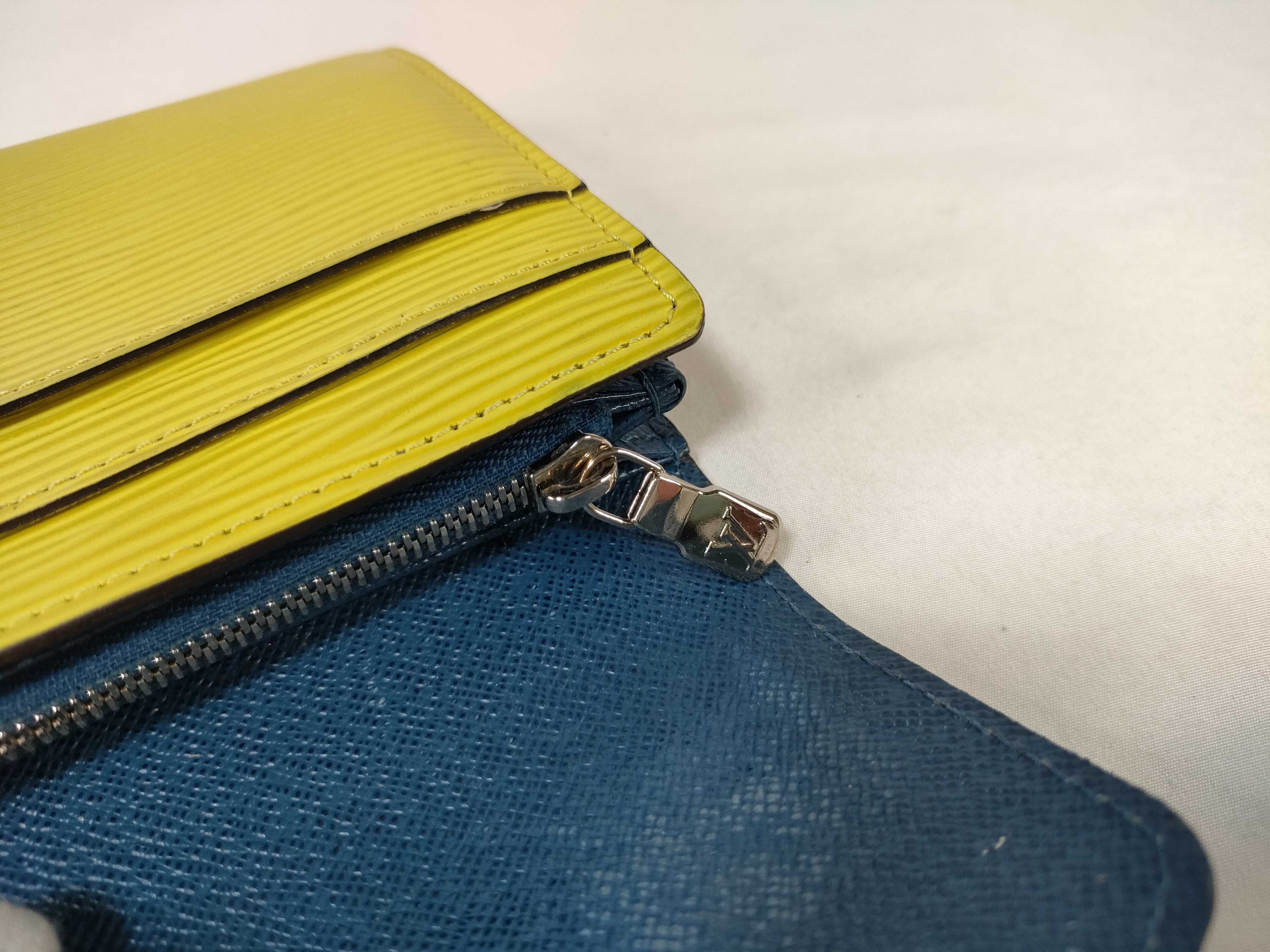 Epi Portefeuille Sarah Bicolor Wallet with Initials — view 8