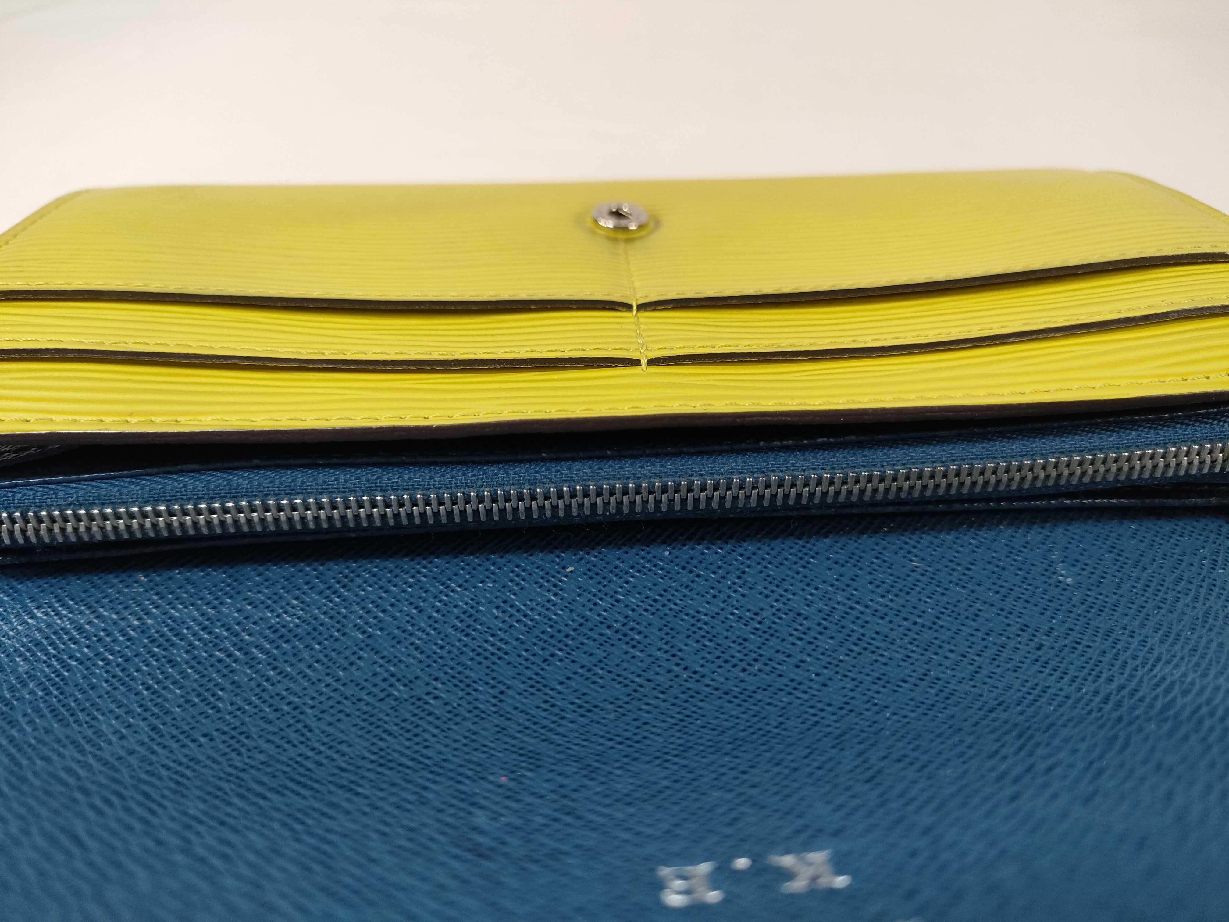 Epi Portefeuille Sarah Bicolor Wallet with Initials — view 9