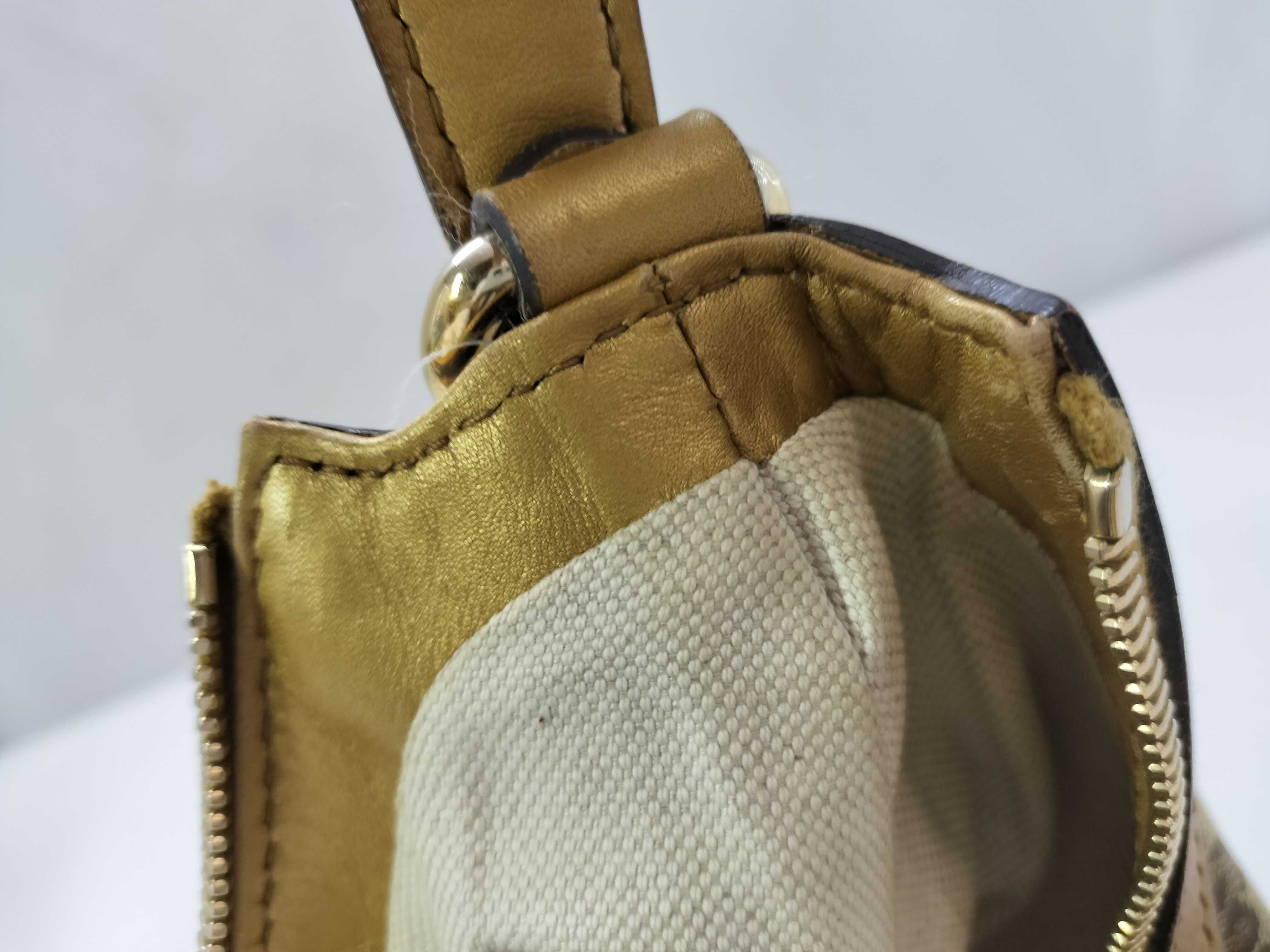 GG Canvas Gucci Handbag Shoulder Bag — view 13