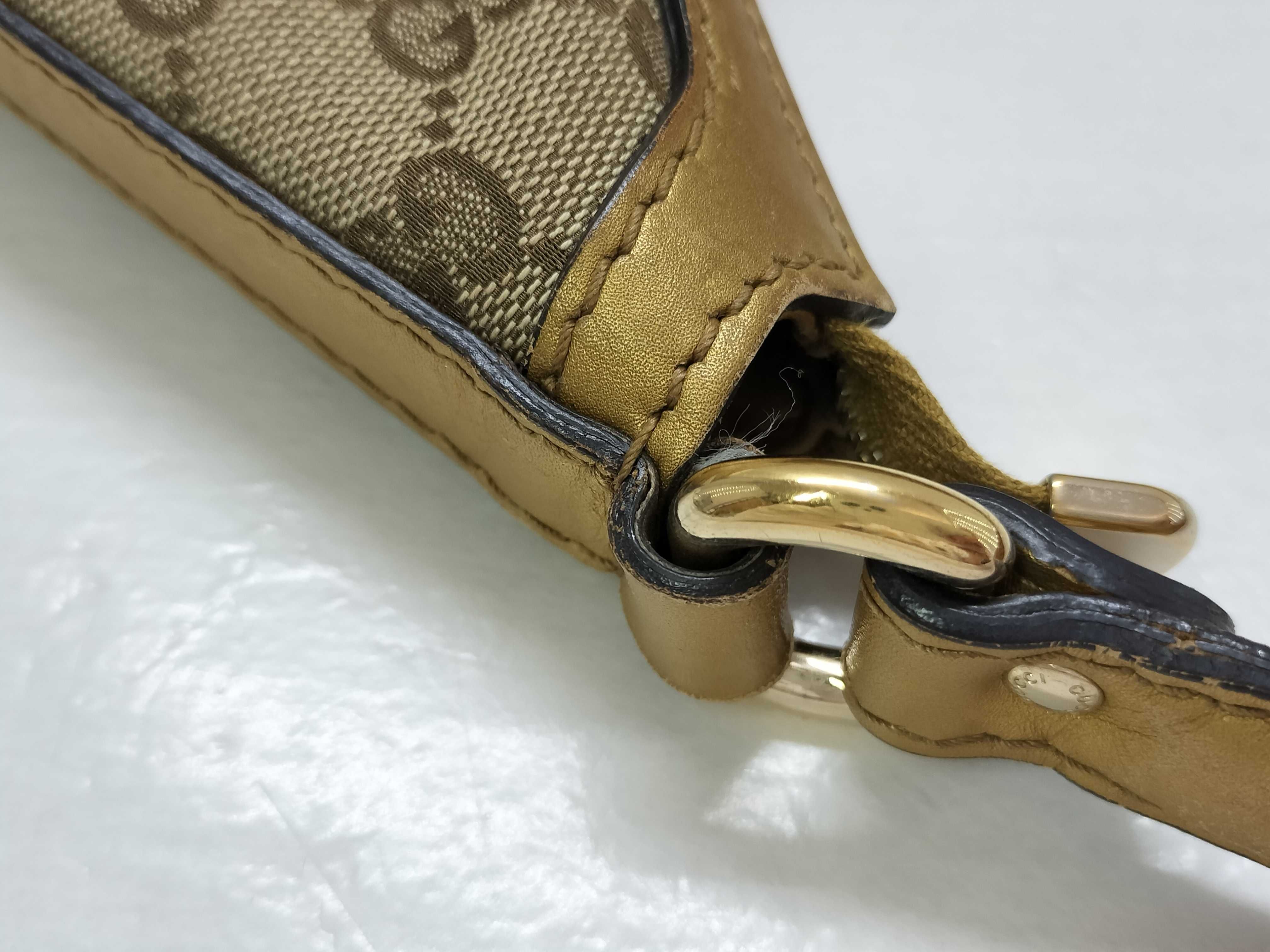 GG Canvas Gucci Handbag Shoulder Bag — view 5