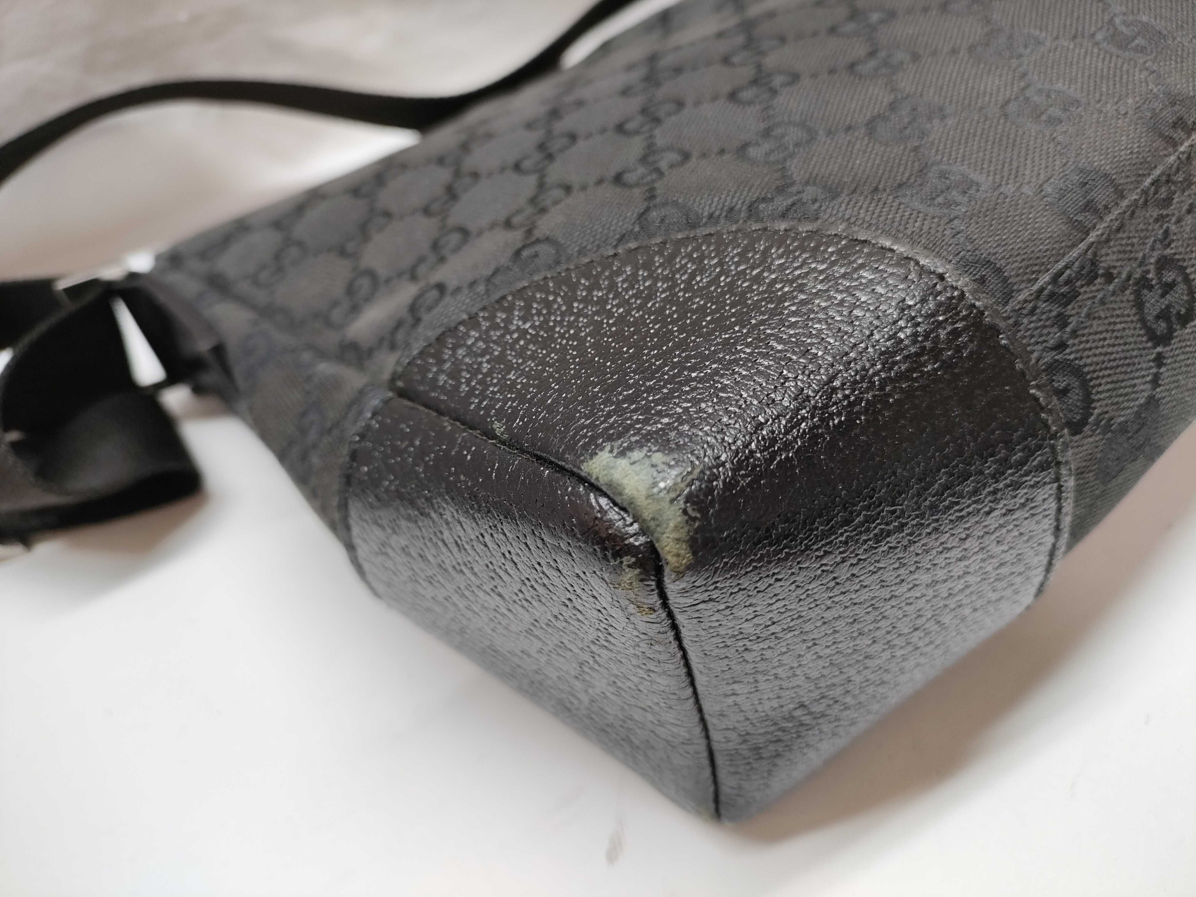 GG Canvas 114273 Shoulder Bag — view 4