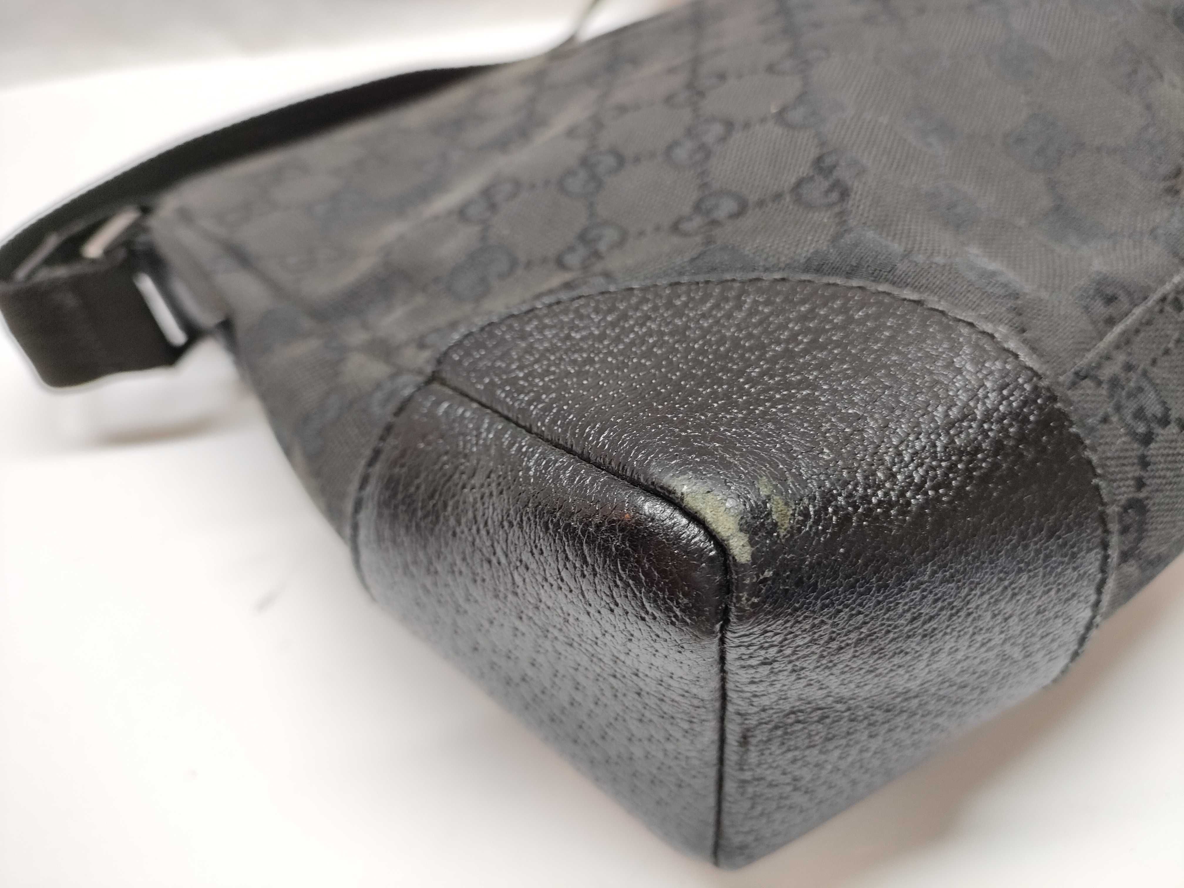 GG Canvas 114273 Shoulder Bag — view 7