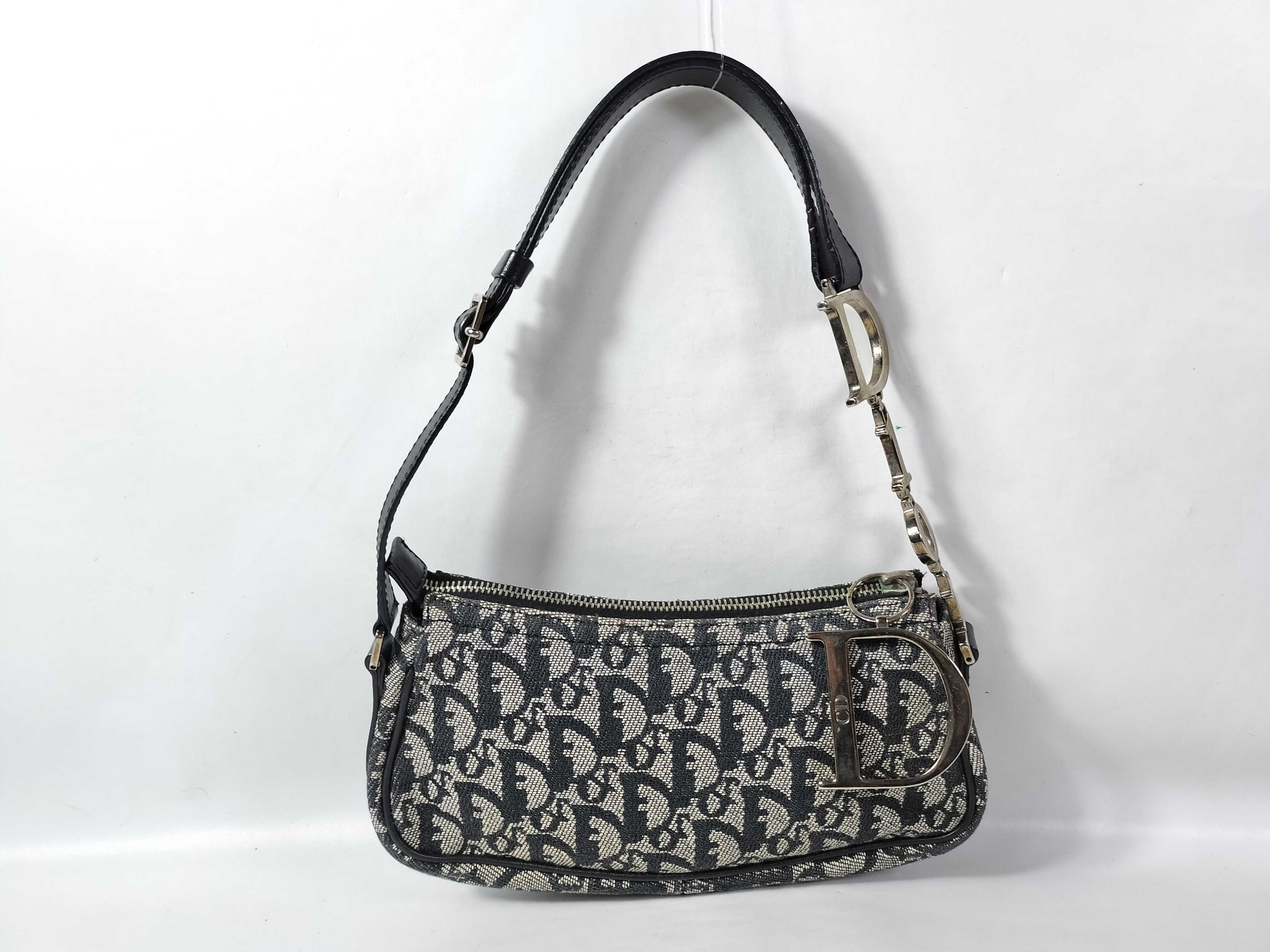 accessory pouch shoulder bag