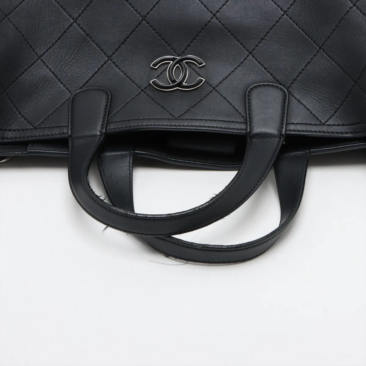 Matelasse Lambskin 2WAY Handbag Black Silver Hardware 26981957 No. 26 — view 5