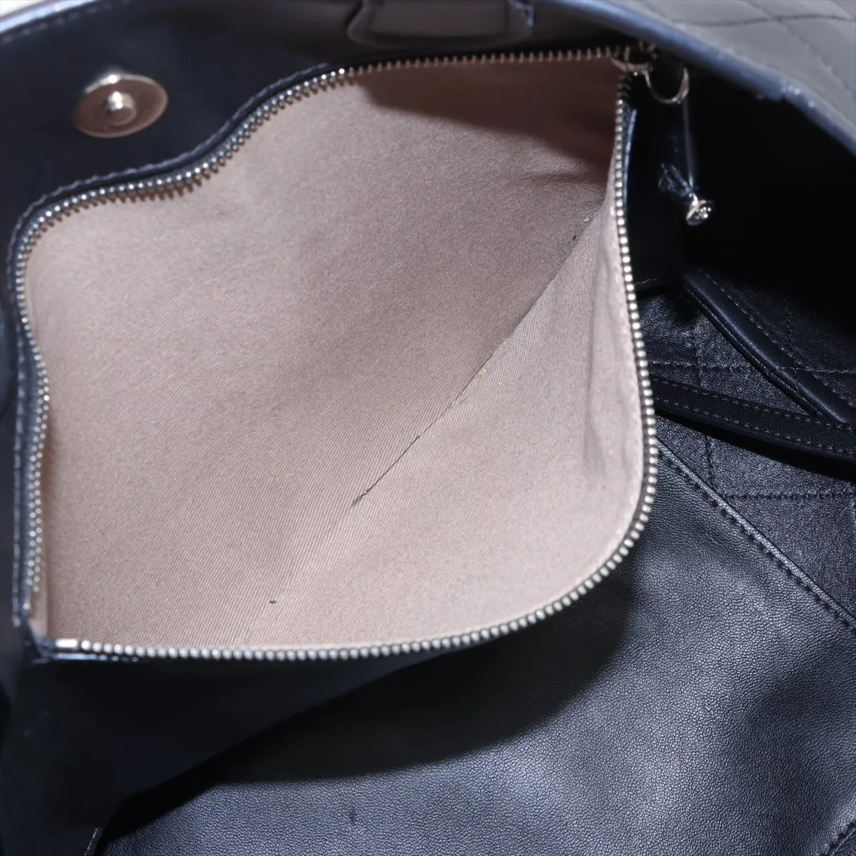 Matelasse Lambskin 2WAY Handbag Black Silver Hardware 26981957 No. 26 — view 10