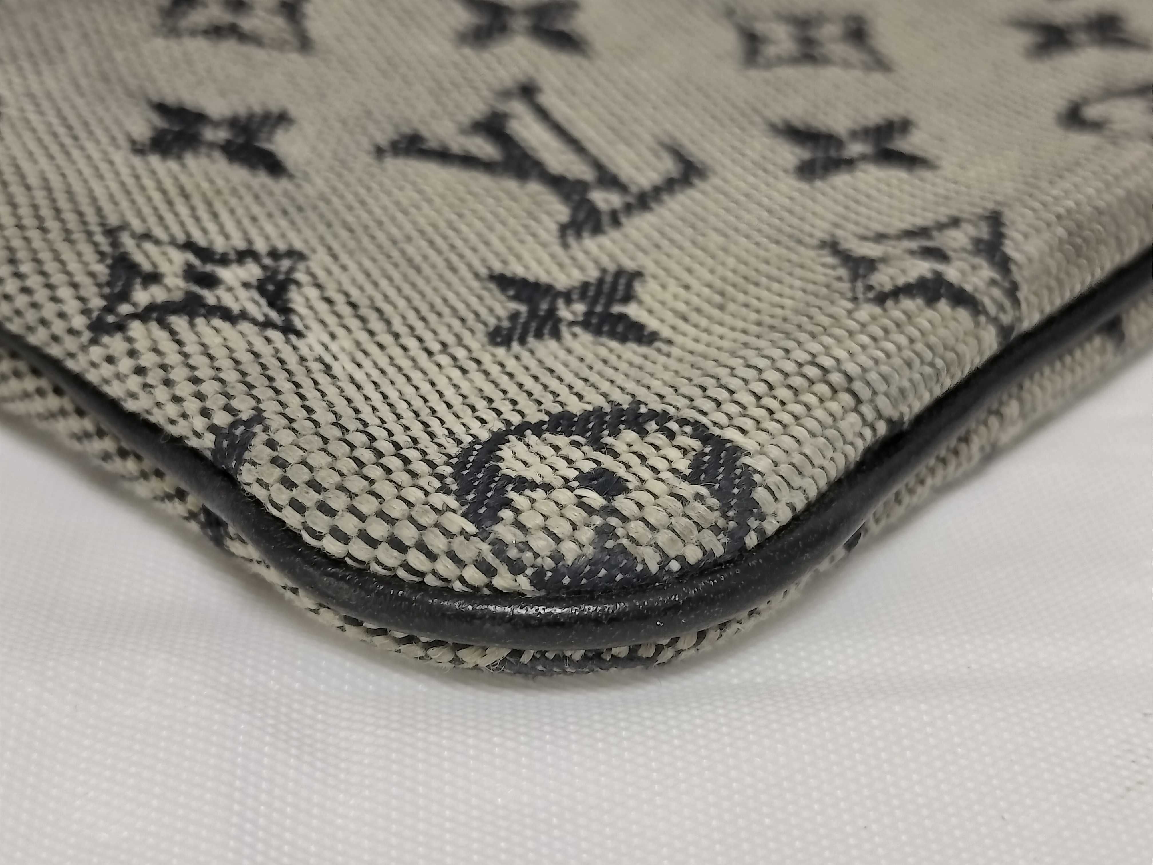 Monogram Mini Lin Pochette Clé Ivory Coin Case — view 4