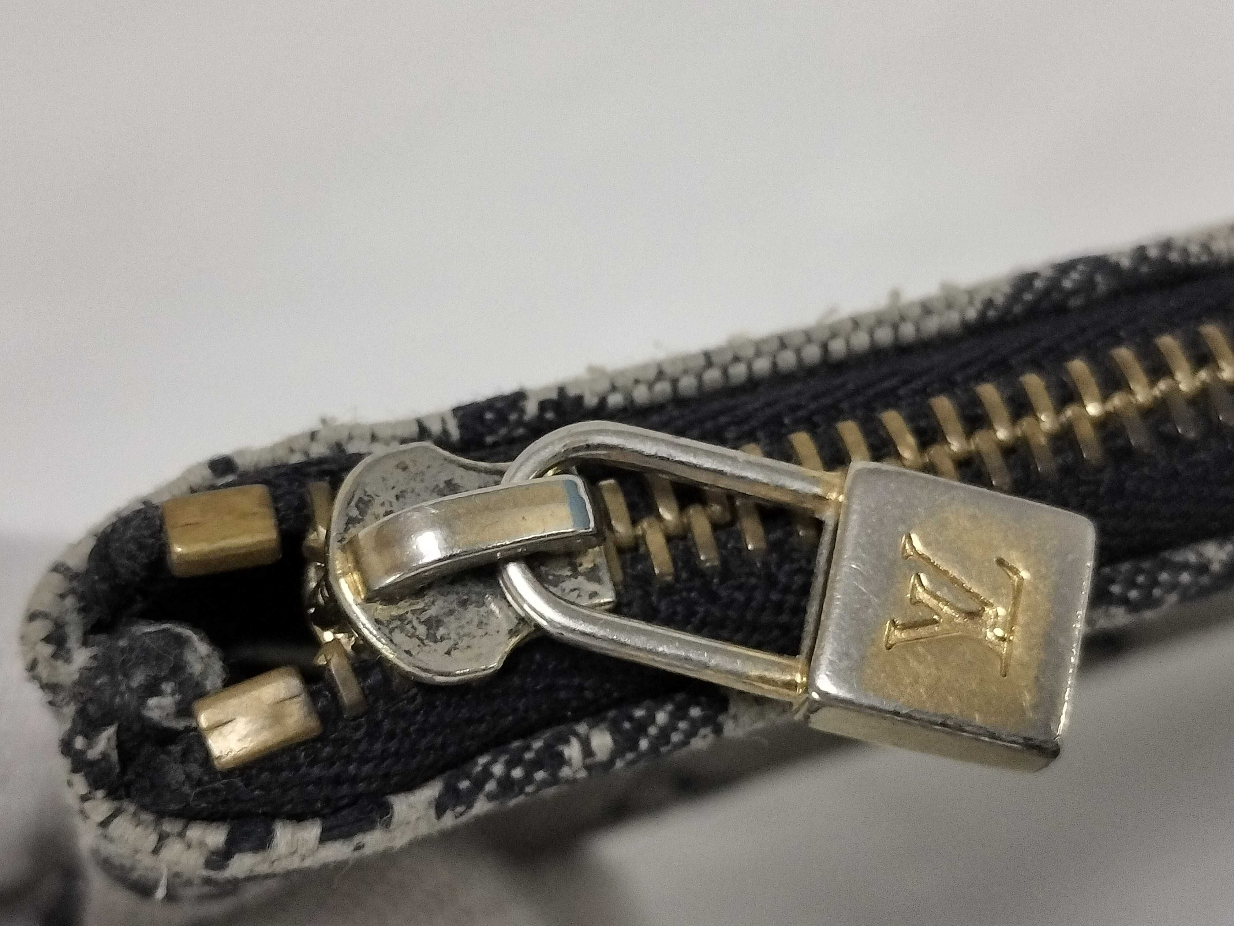 Monogram Mini Lin Pochette Clé Ivory Coin Case — view 7
