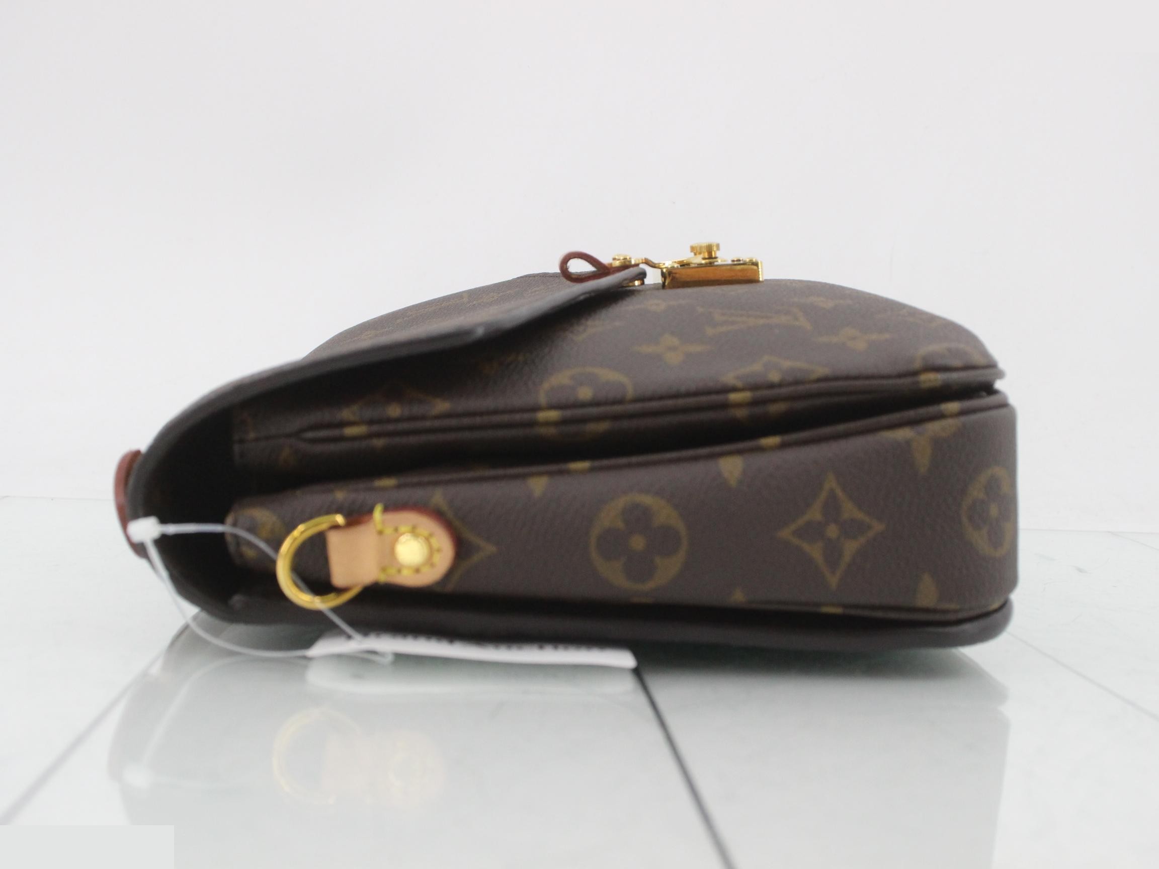 Monogram Pochette Metis MM 2-Way Handbag — view 4