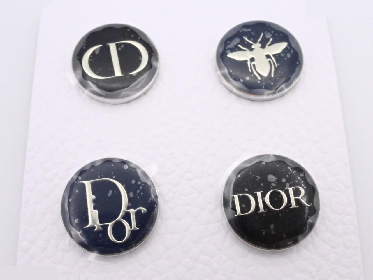 Other lines: Precious metals and brooches — view 2