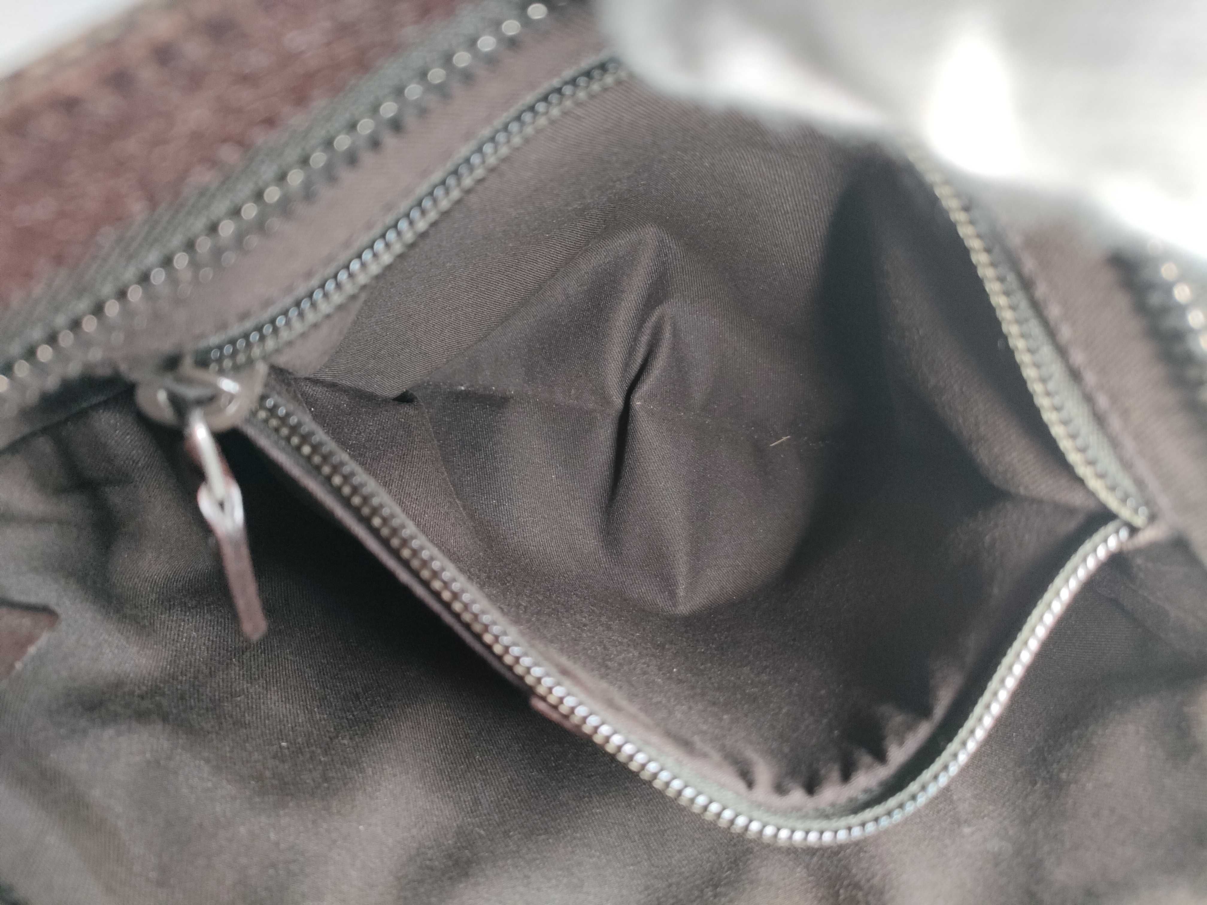 GG Canvas Shoulder Bag — view 11