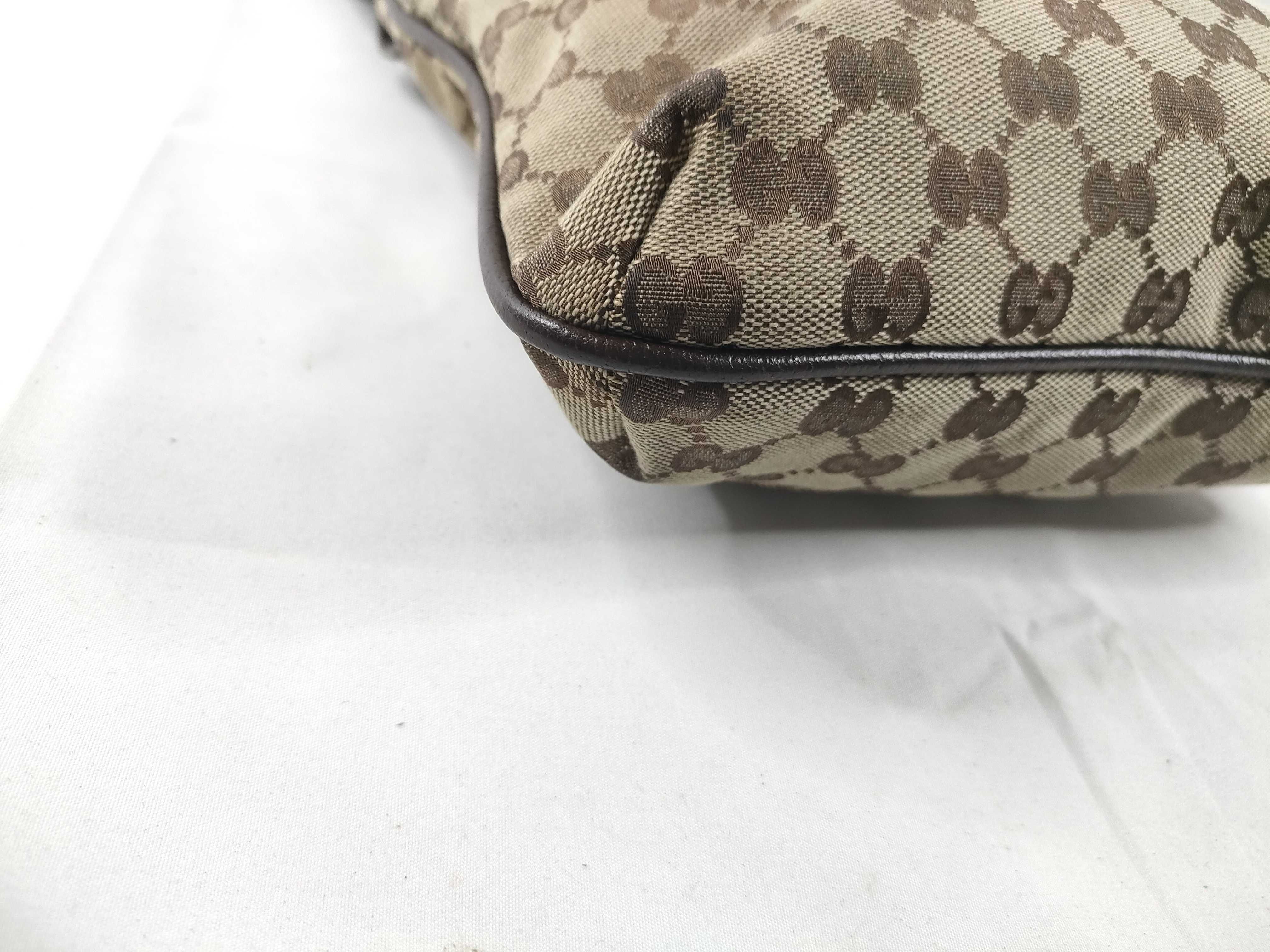 GG Canvas Shoulder Bag — view 3